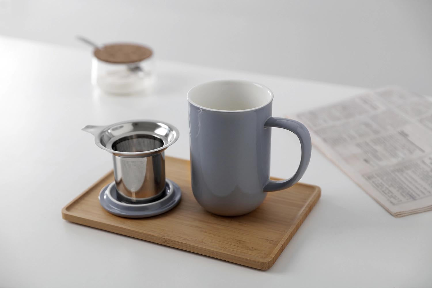 Elegante Teetasse aus Porzellan, 500ml, blaugrau, 14cm hoch, von Viva. Perfekt für stilvollen Teegenuss und modernes Design.