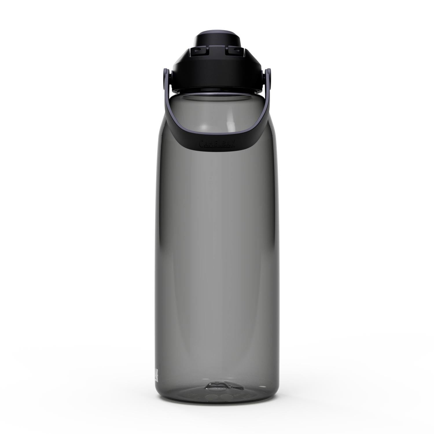 Thrive Chug 1.5l charcoal in Grau präsentiert im Onlineshop von KAQTU Design AG. Trinkflasche ist von Camelbak