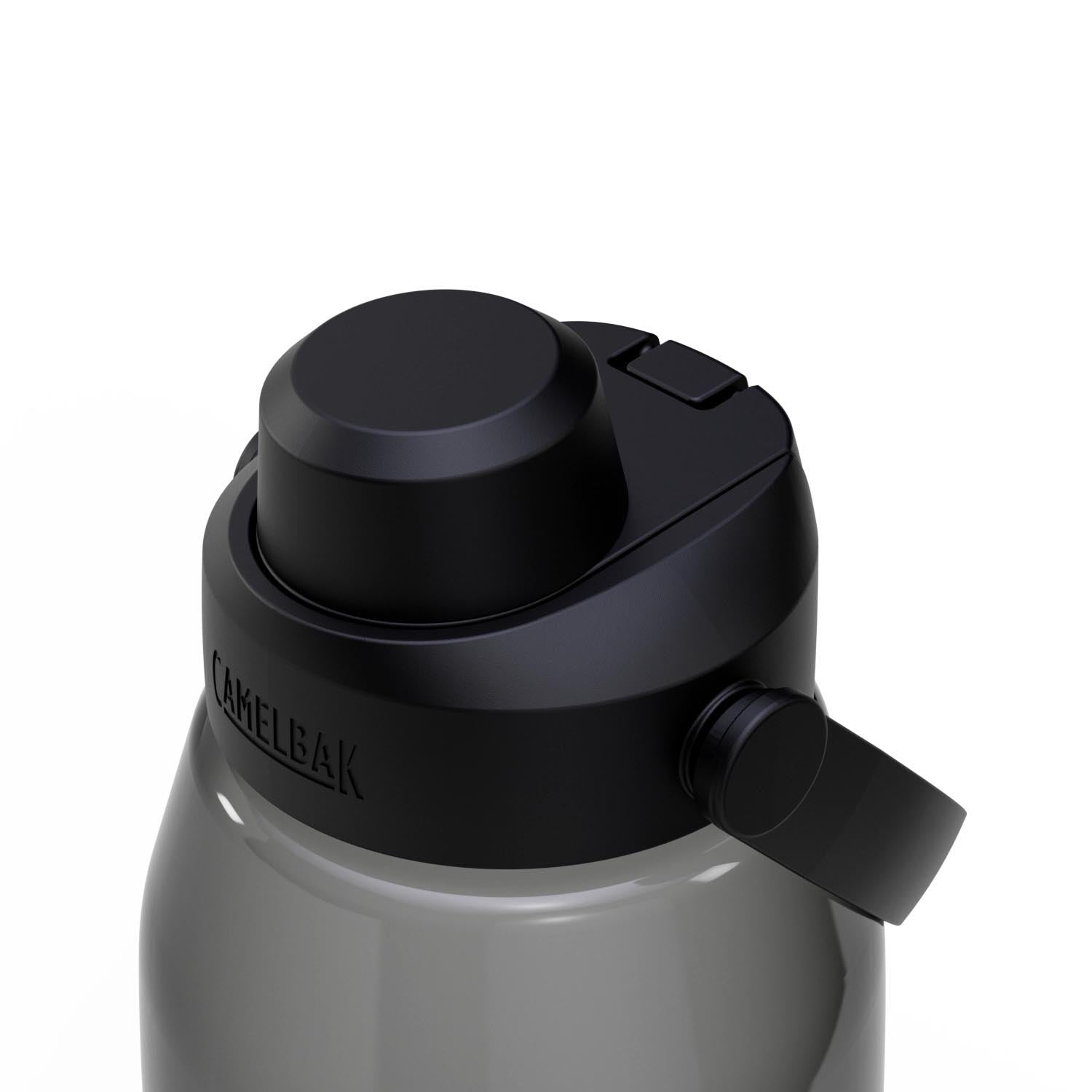 Die Camelbak Thrive Chug 1.5L in Charcoal bietet ein langlebiges Design und eine praktische Trinköffnung für unterwegs.