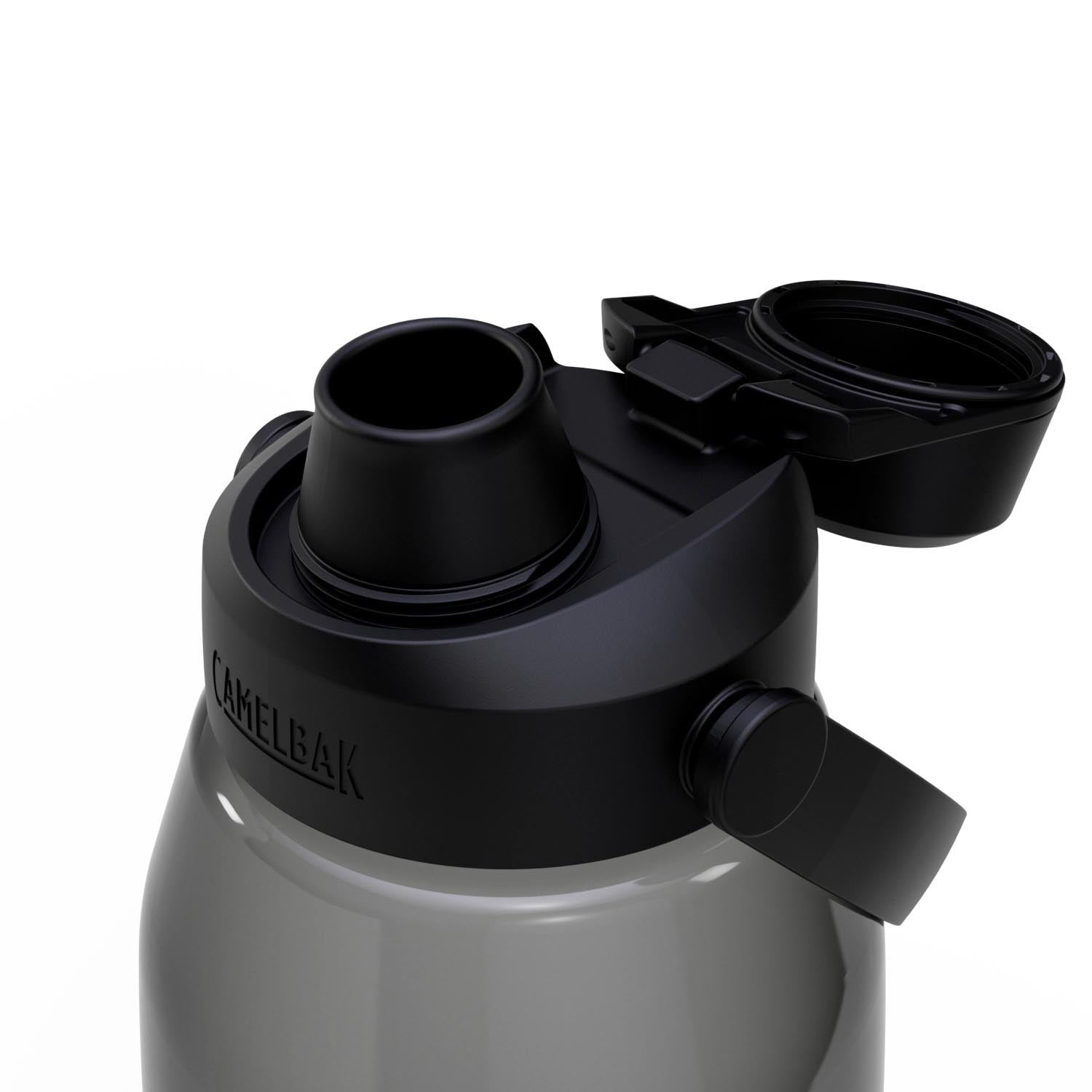 Die Camelbak Thrive Chug 1.5L in Charcoal überzeugt mit robustem Design und einer benutzerfreundlichen Trinköffnung für unterwegs.