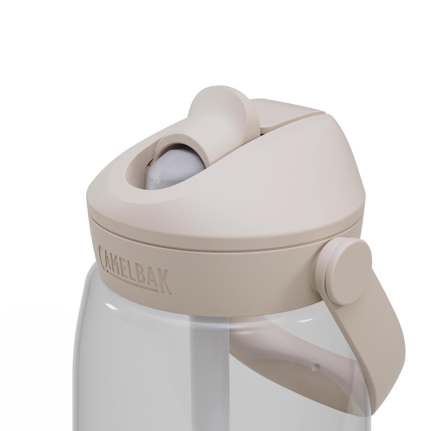 Thrive Flip Straw 1.0l clear in Transparent präsentiert im Onlineshop von KAQTU Design AG. Trinkflasche ist von Camelbak