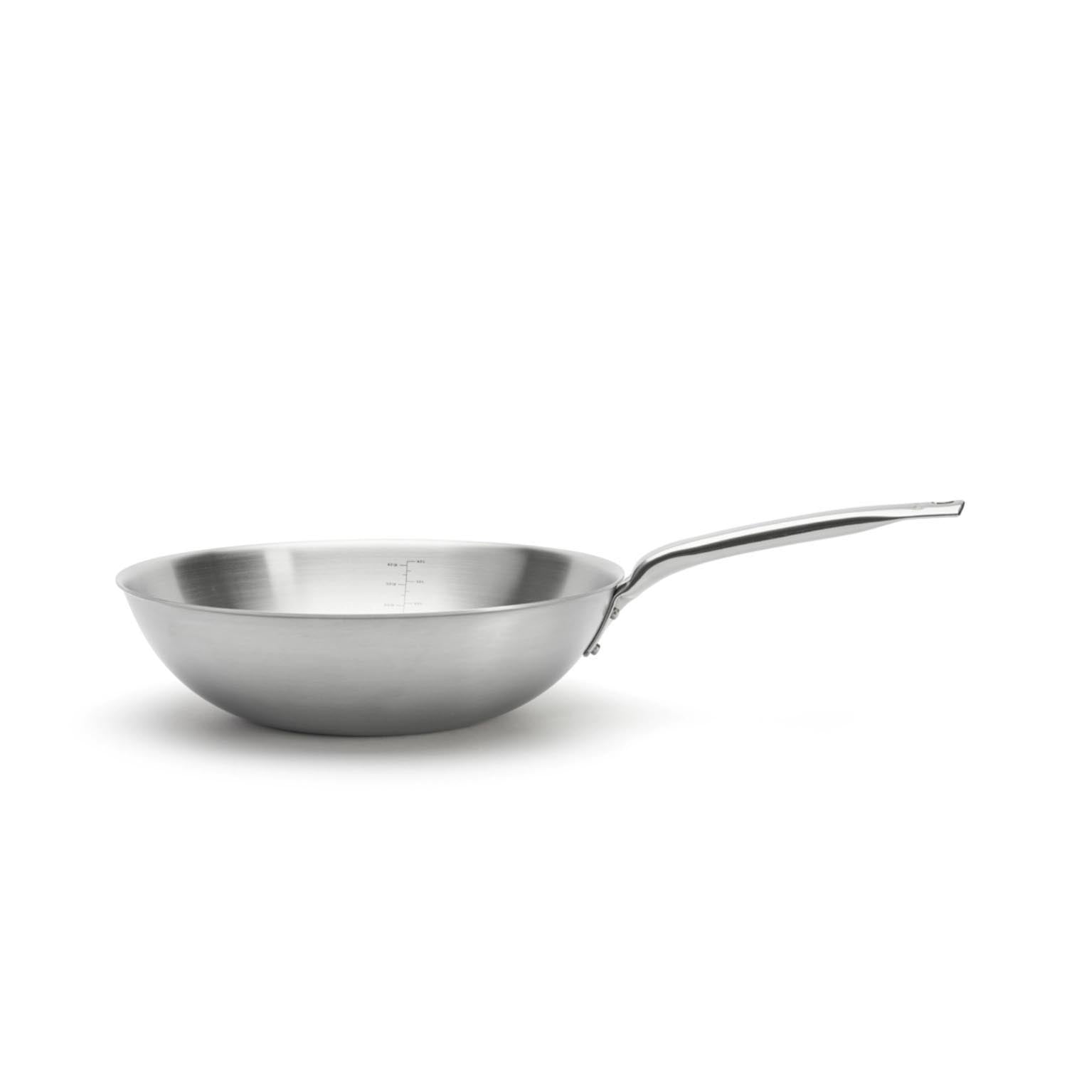 Robuster 28cm Wok aus Stahl von de Buyer, ideal für asiatische Gerichte. Perfekt für gleichmäßiges Braten und Kochen.