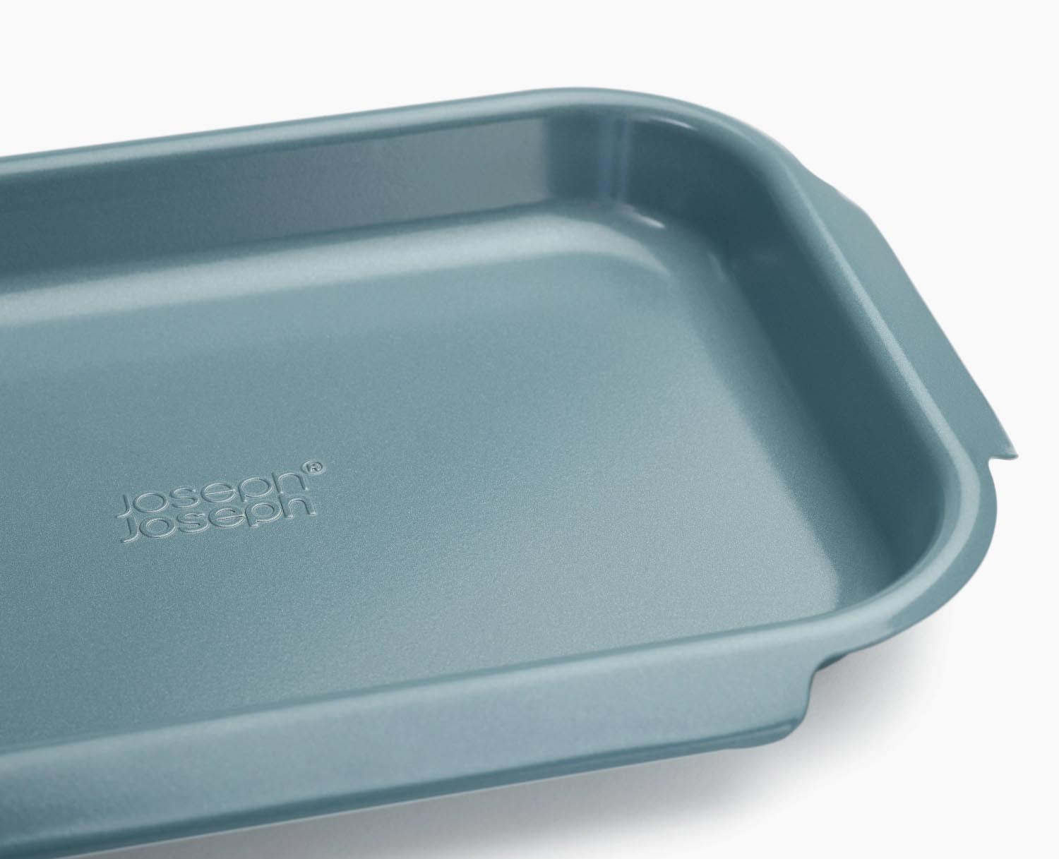 Joseph Joseph Nest Bake Backform-Set, 3-teilig, stapelbar, platzsparend, Größen: 30x23, 32.6x30, 40.9x30 cm, perfekt für Backfreunde.
