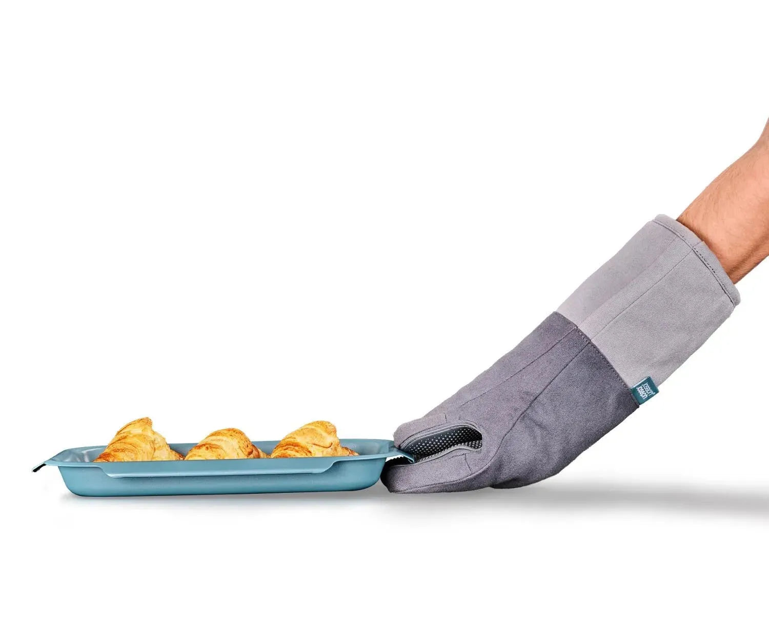 3-teiliges Backform-Set von Joseph Joseph, stapelbar und platzsparend, perfekt für vielseitiges Backen in drei Größen.