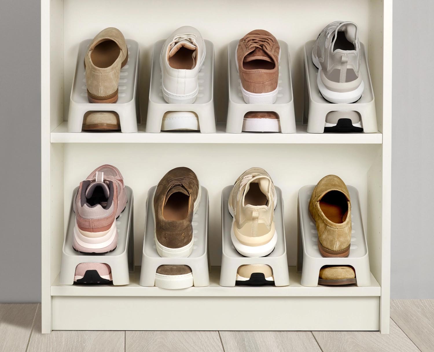 2er-Set Schuhcaddy von Joseph Joseph, perfekt für Schuhorganisation. Kompakt, langlebig, aus PP, in stilvollem Ecru, H19cm L26cm.