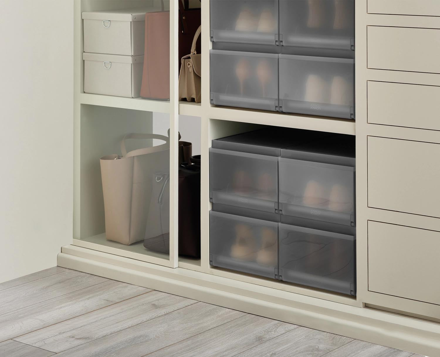 6er Set graue Schuhboxen von Joseph Joseph, stapelbar und robust, Maße 22x28x36cm, perfekt für ordentliche Schuhaufbewahrung.