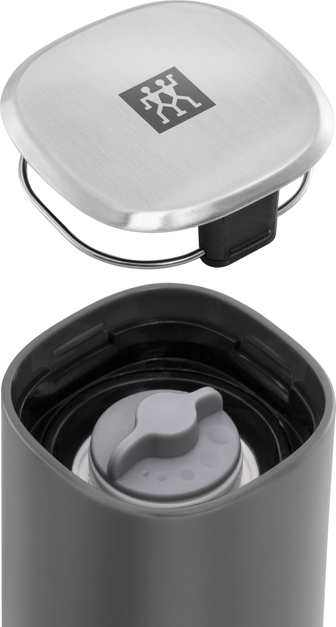Die graue Zwilling Pro Gewürzmühle (19 cm) bietet modernes Design und präzise Funktionalität für das Mahlen von Gewürzen.