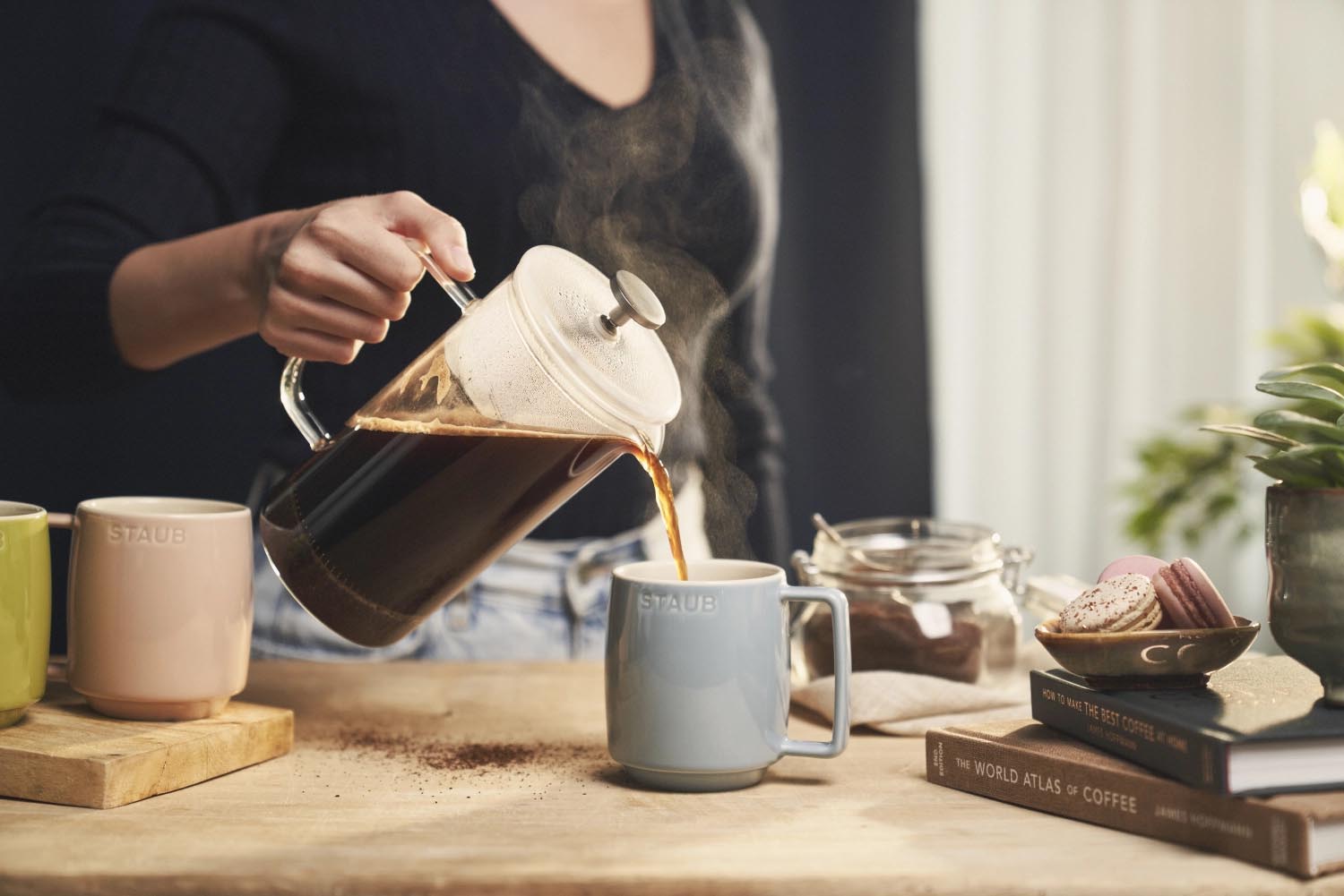 Elegantes 6-teiliges Tassenset von Staub, 350ml, robust und vielseitig, ideal für Heißgetränke, perfekt für den täglichen Gebrauch.