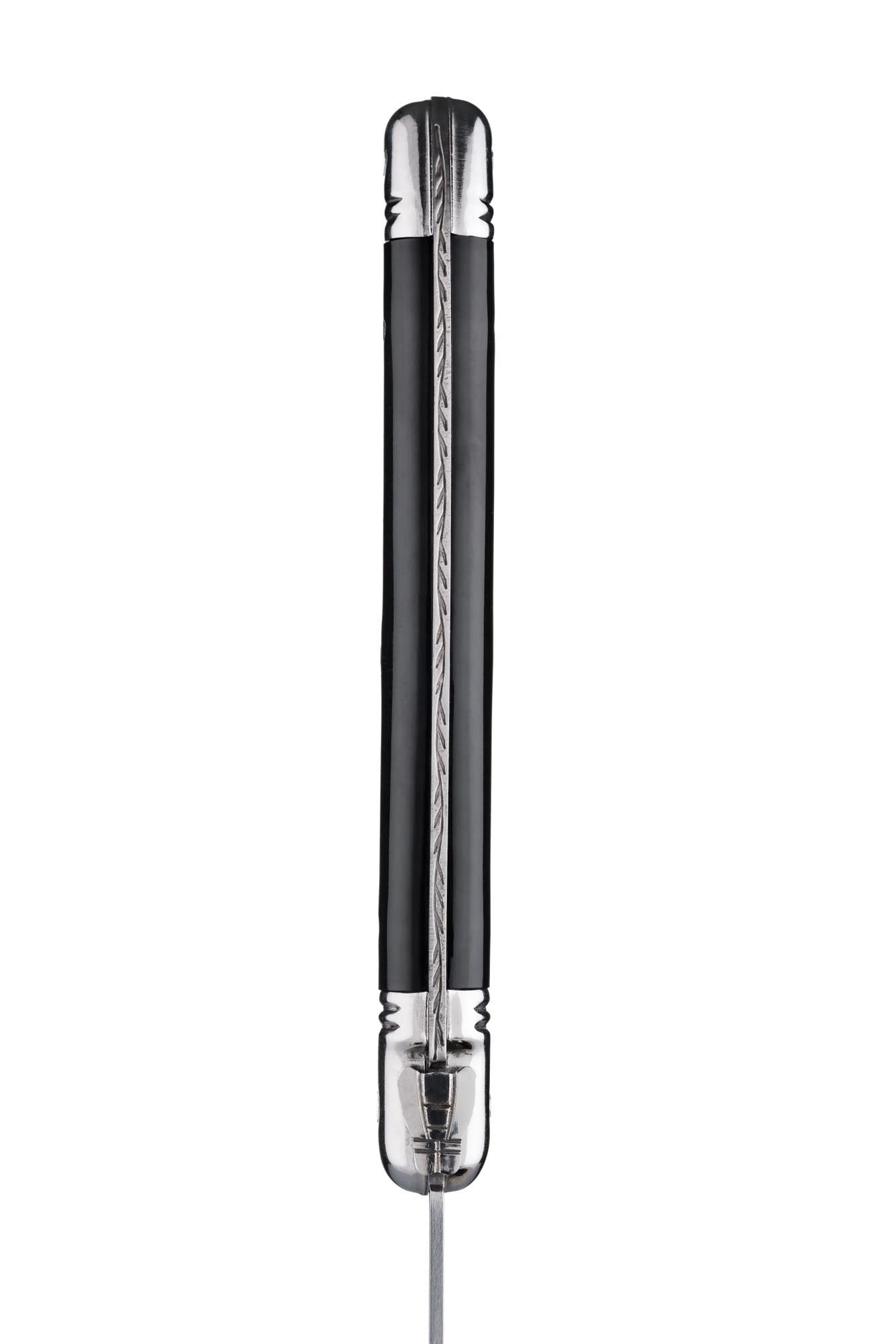Hochwertiges Laguiole Steakmesser mit schwarzem Griff und 1.8mm Klinge, perfekt für präzises Schneiden und stilvolles Genießen.