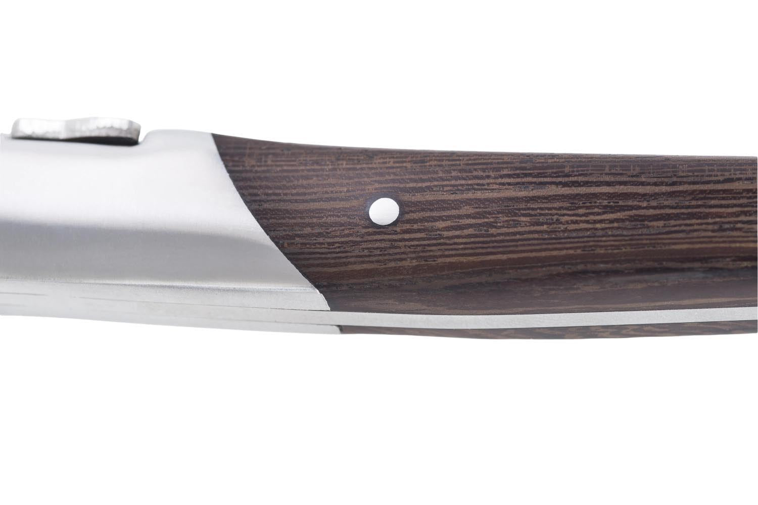 Exquisite Laguiole Steakmesser mit Griffen aus edlen Hölzern, ideal für stilvolle Mahlzeiten und hochwertige Tischkultur.