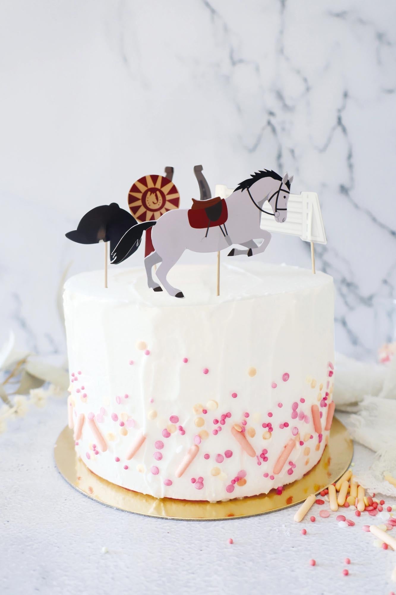 Set aus 5 Kuchendekorationen mit Reitmotiven aus Papier von Scrap Cooking, perfekt für kreative und thematische Tortendekorationen.