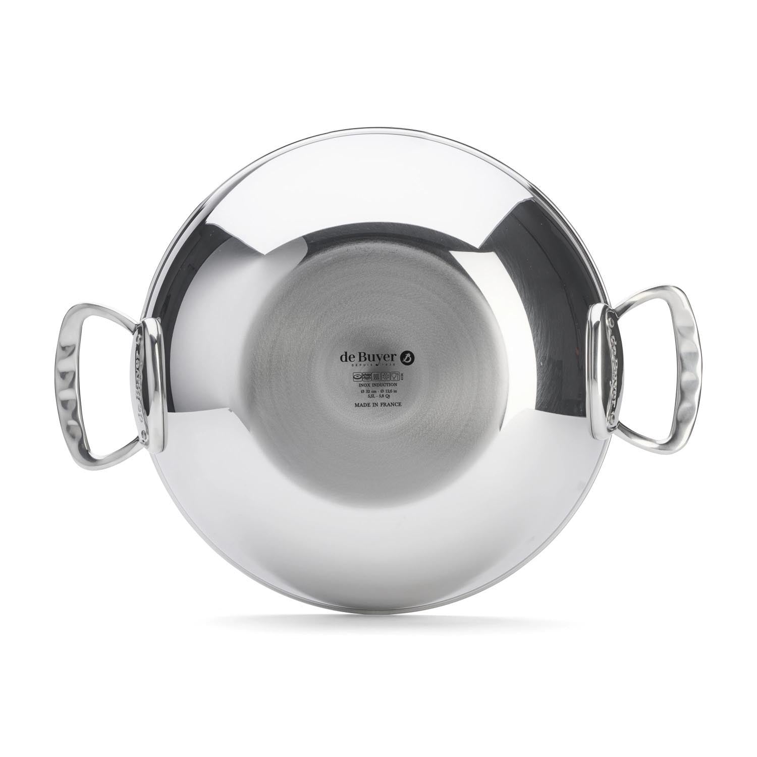 Eleganter Edelstahl-Wok von de Buyer, 32 cm, mit zwei Griffen, perfekt für gleichmäßiges Garen und vielseitige Kochmöglichkeiten.