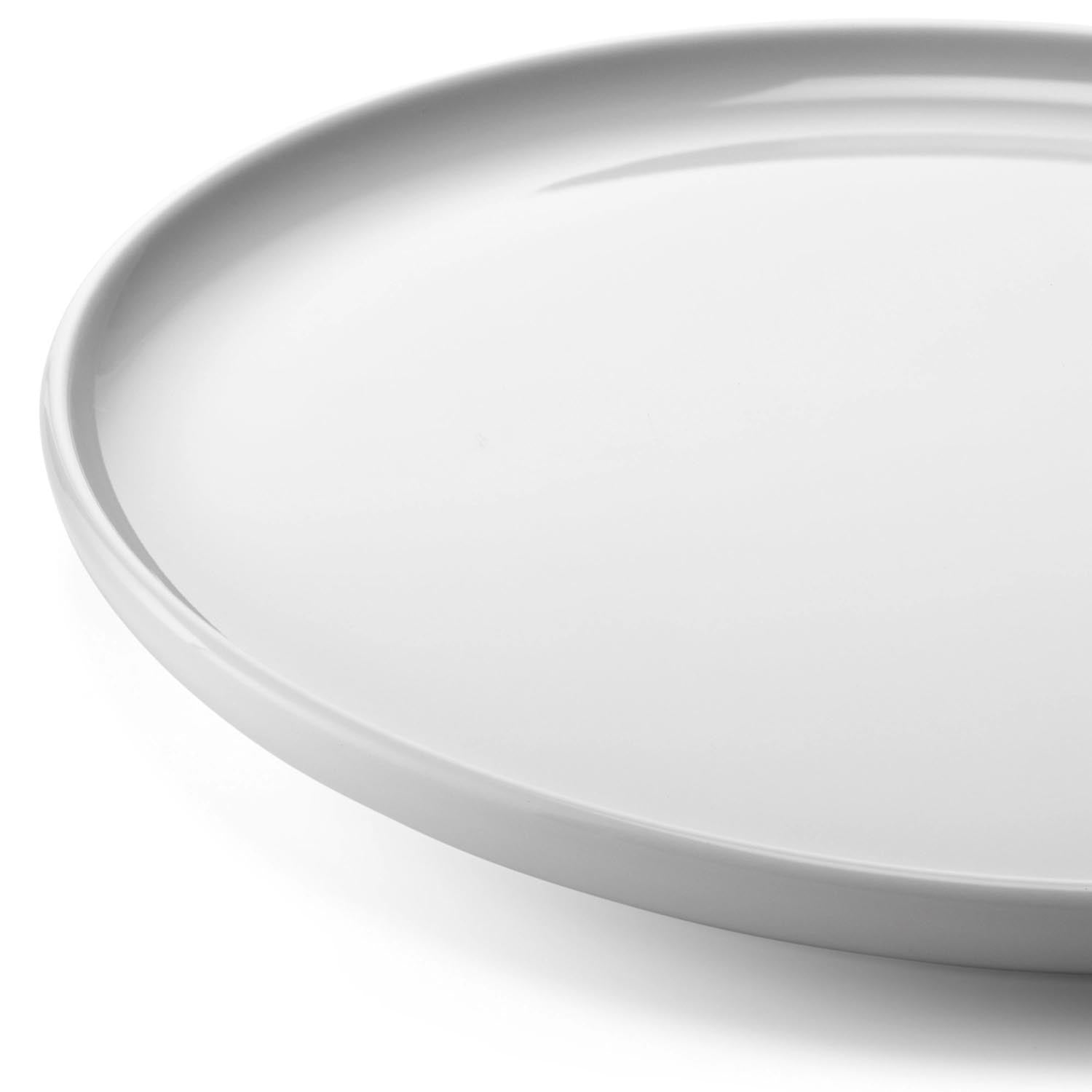 Set aus zwei flachen, weißen Tellern (17 cm) von LSA, perfekt für elegante Tischgestaltung und vielseitige Einsatzmöglichkeiten.