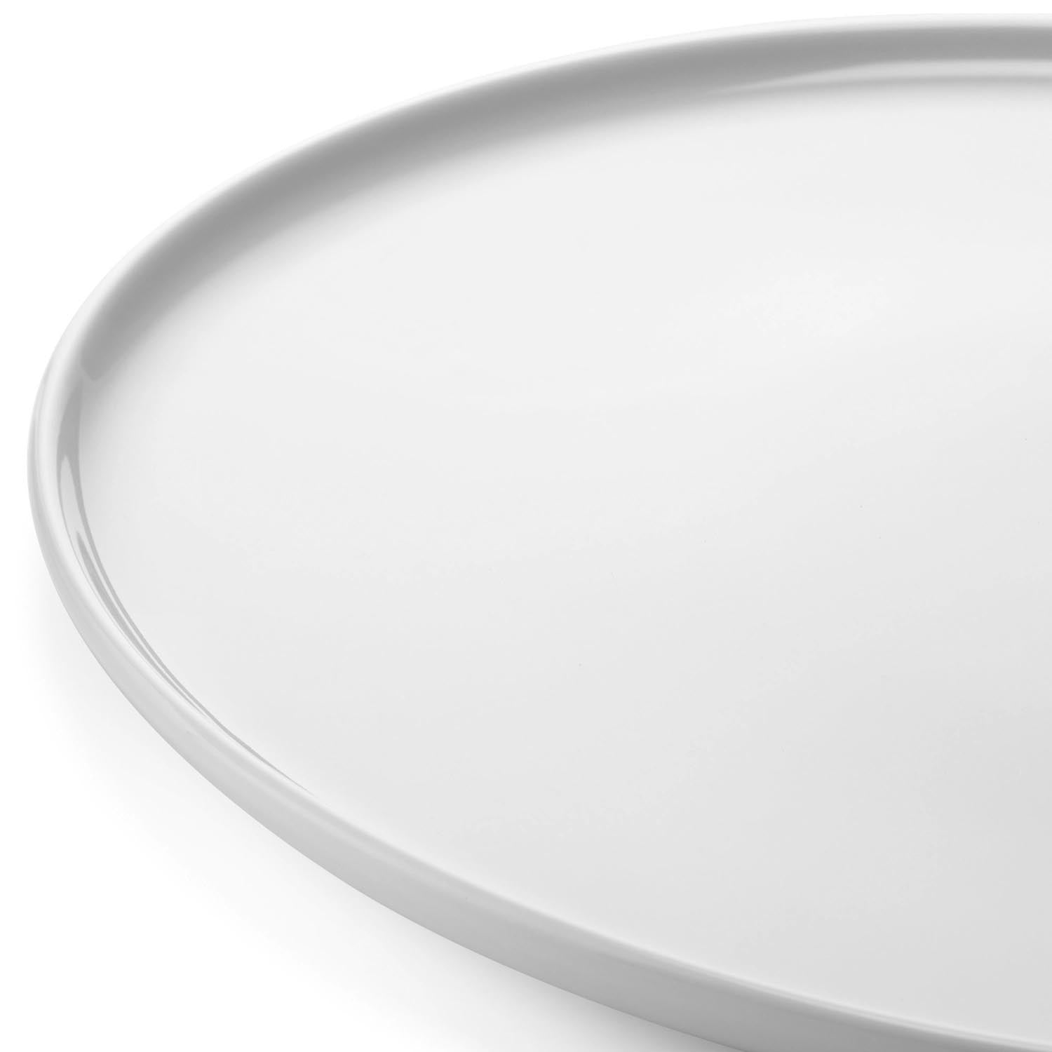 Set aus zwei flachen, weißen Tellern von LSA, 26 cm Durchmesser, perfekt für elegante Tischgestaltung und vielseitige Anlässe.