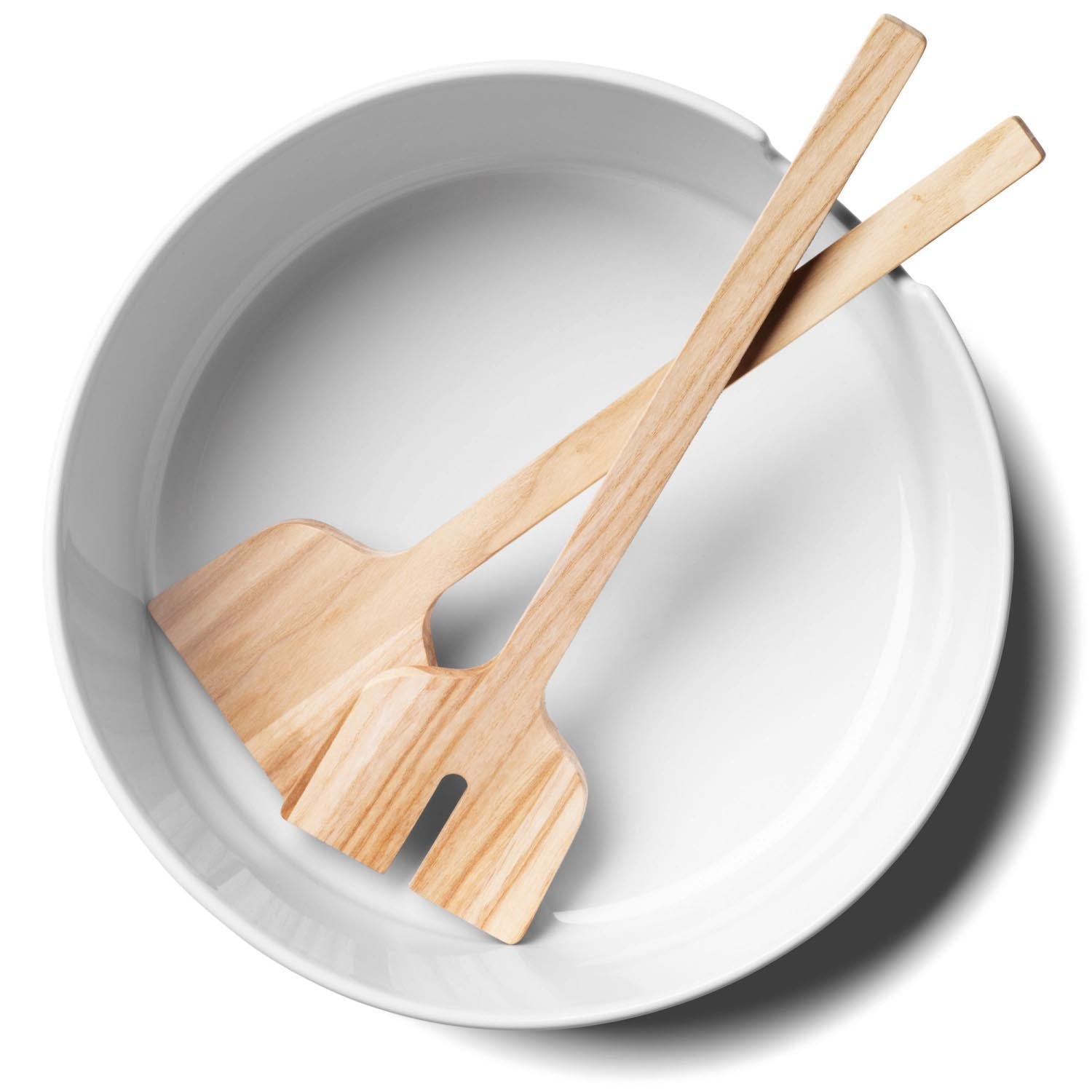 Stilvolle Salatschale aus weißem Eschenholz mit passendem Besteck, perfekt für modernes Servieren und ansprechendes Tischambiente.