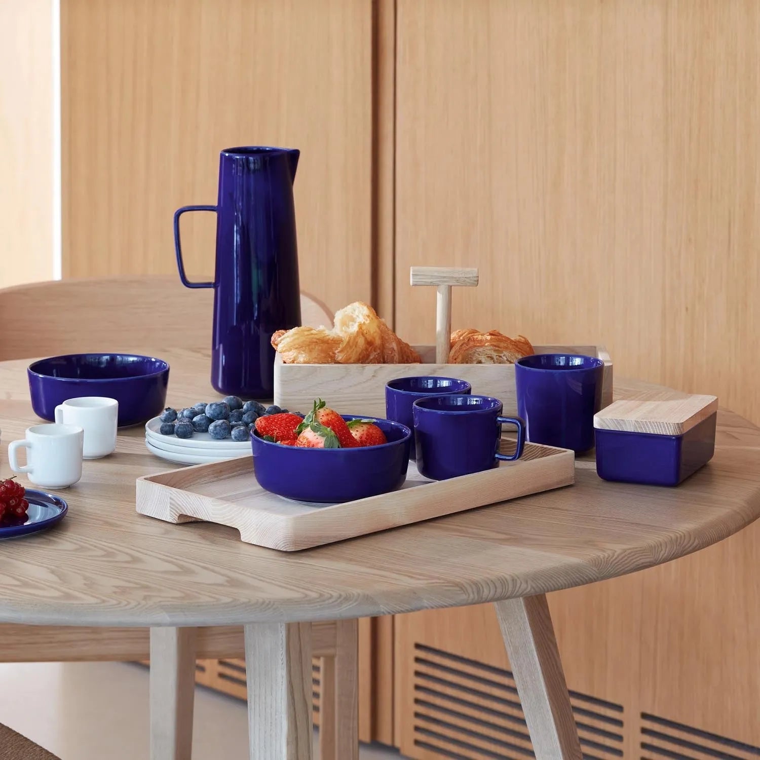 Set aus zwei 75ml Espressotassen von LSA in Kobaltblau, ideal für stilvollen Kaffeegenuss und modernes Ambiente.