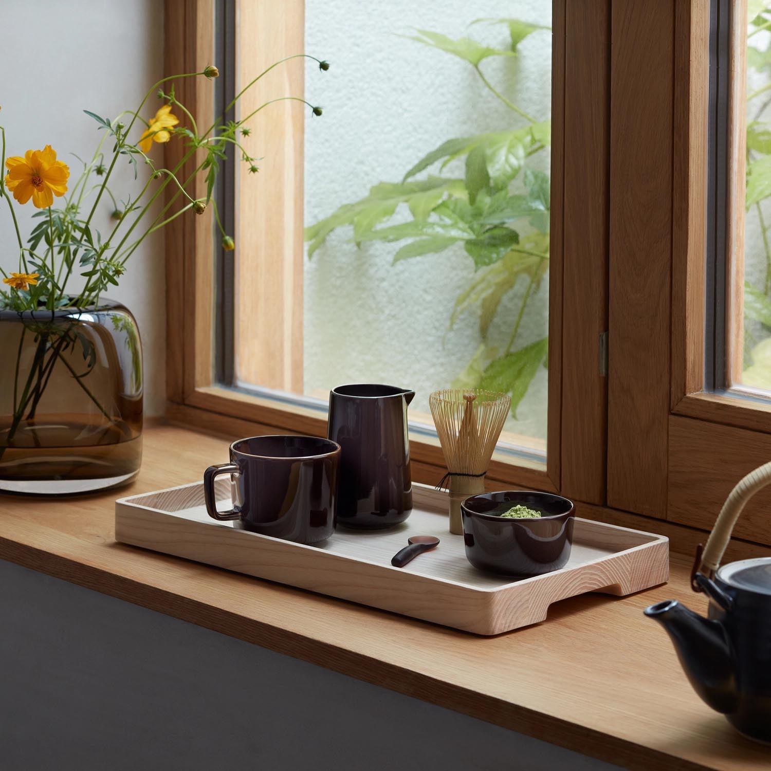 Stilvoller Glaskrug in Mocha-Ton, 1.4l Volumen, perfekt für Servieren und als elegantes Tischaccessoire.
