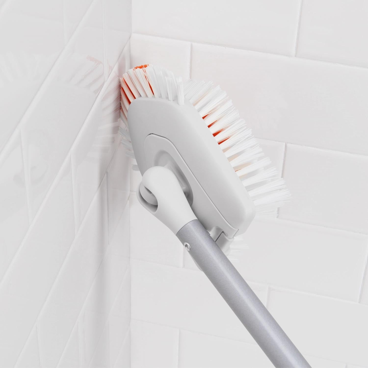 Ersatzkopf für OXO Duschreiniger, robust und leicht austauschbar, ideal für effektive Reinigung von Duschflächen.