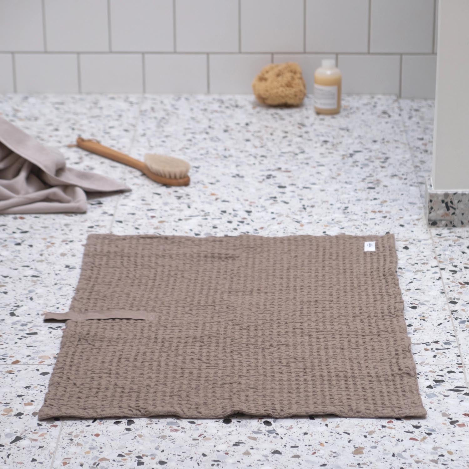 Big Waffle Bath mat 80x55cm Clay organic cotton