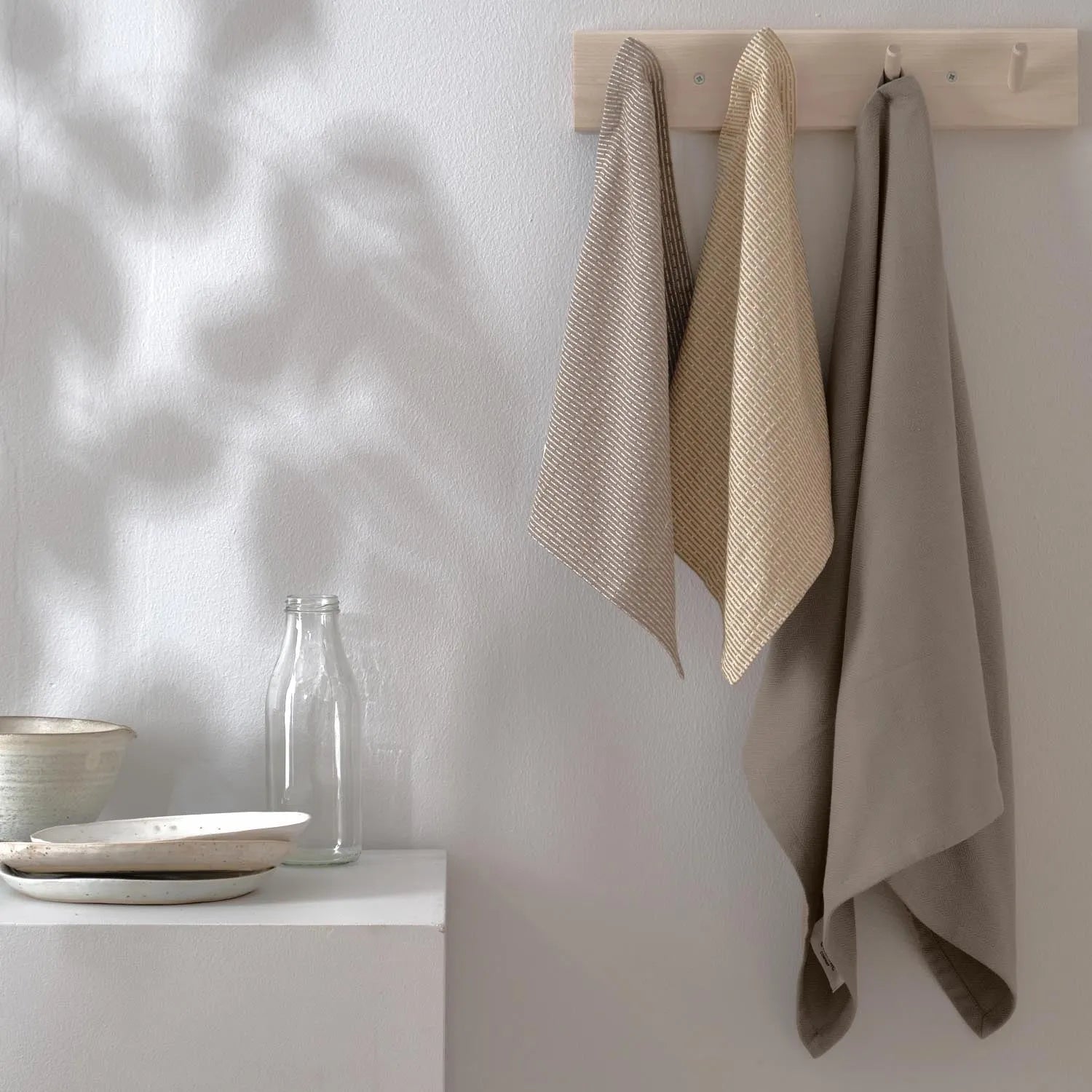 Set aus 3 Geschirr- und Spültüchern (53x86 cm) aus Bio-Baumwolle, nachhaltig und stilvoll, von The Organic Company.