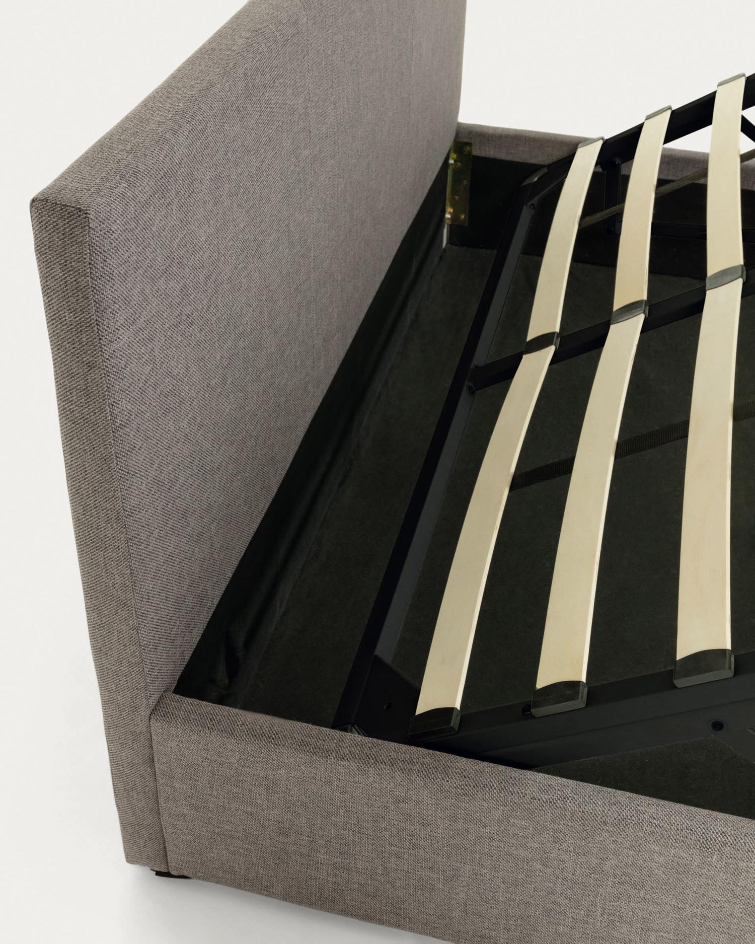 Modernes Nahiri Bett in Grau mit integriertem Stauraum, passend für 150x200 cm Matratzen, ideal für funktionale Schlafzimmer.