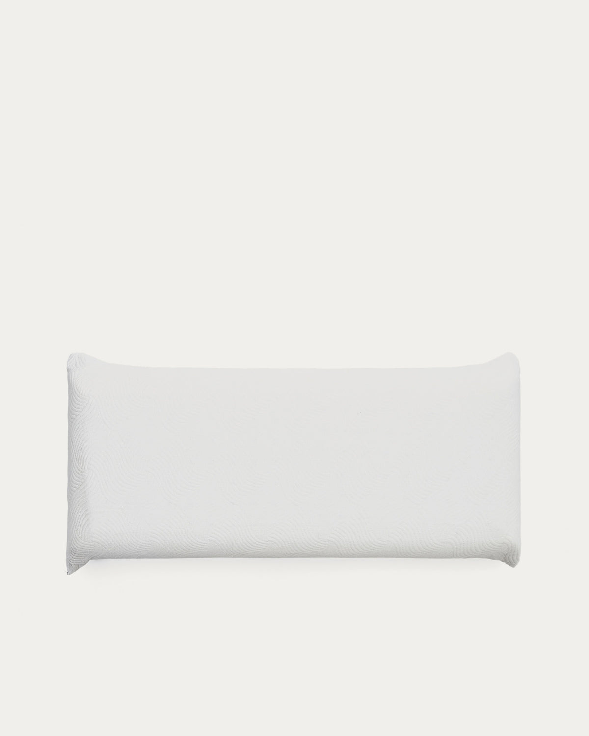 Sasa Viscoelastisches Kissen 33 x 90 cm hergestellt in Spanien in Weiss präsentiert im Onlineshop von KAQTU Design AG. Kissen ist von Kave Home