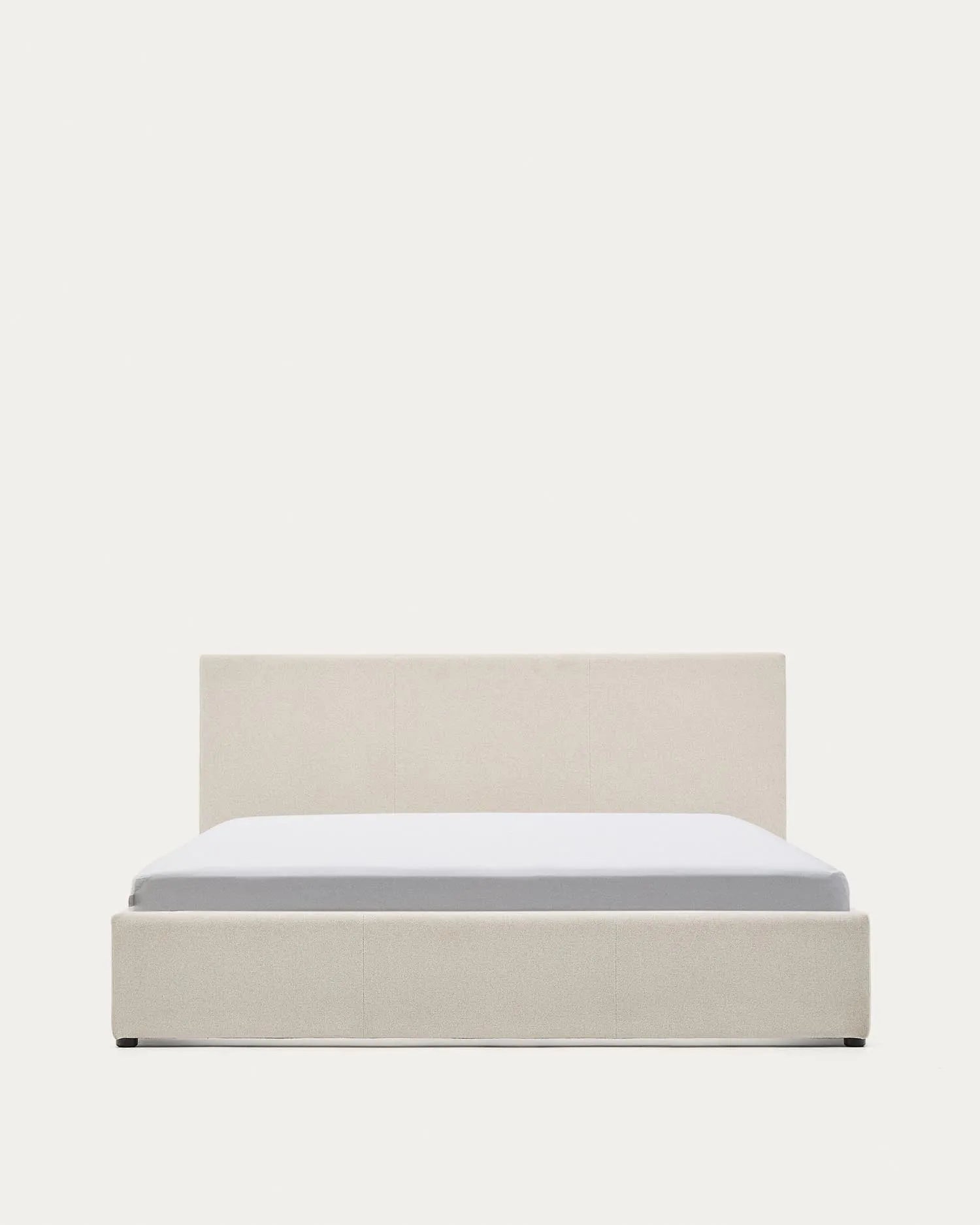 Bett mit Bettkasten Nahiri in beiger Chenille für Matratzen 160 x 200 cm in Beige präsentiert im Onlineshop von KAQTU Design AG. Bett ist von Kave Home