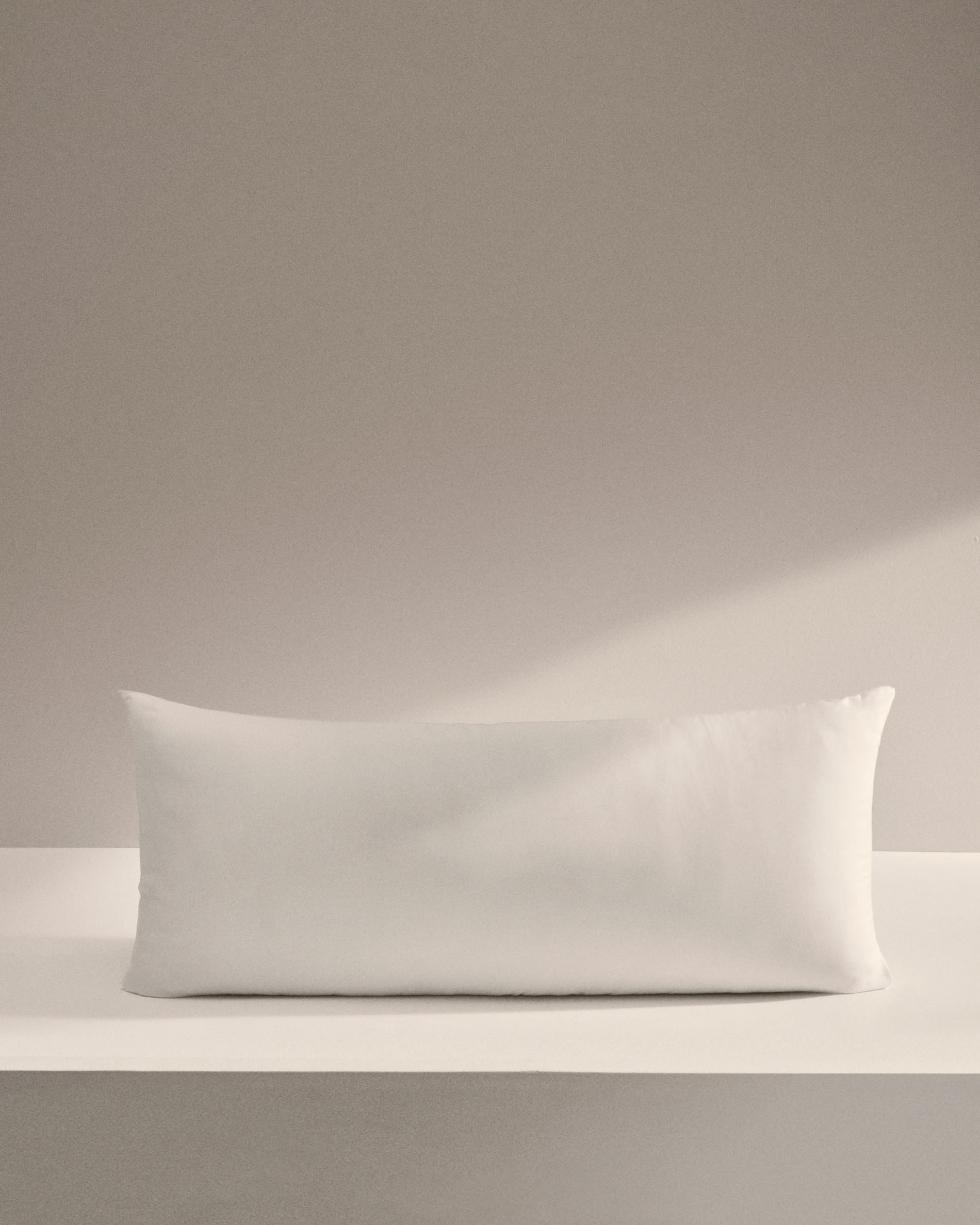 Kopfkissen Duca aus 10% Daunen und 90% Federn 90 x 40 cm