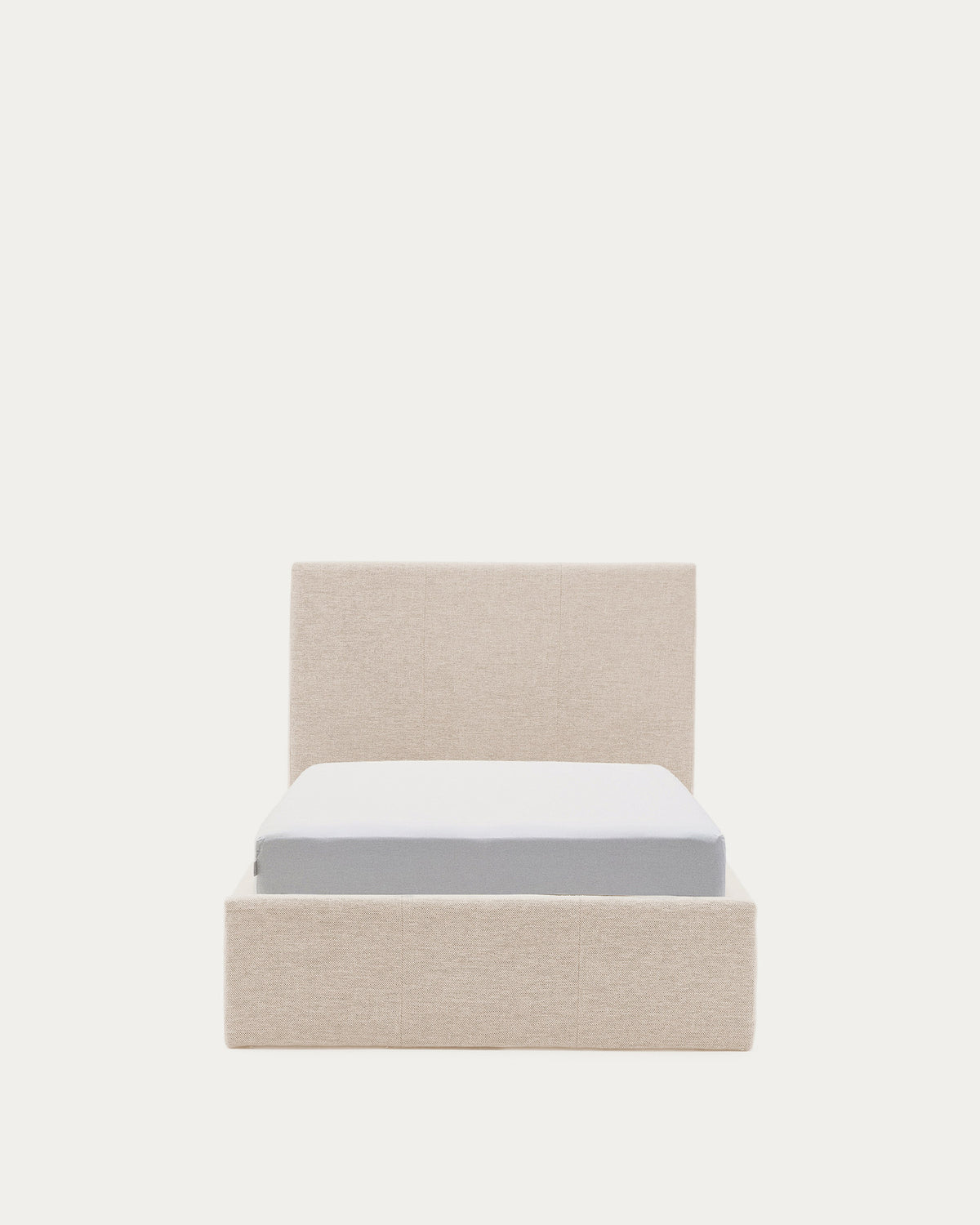 Bett Nahiri aus beigefarbener Chenille mit Klappbettkasten für eine Matratze von 90 x 200 cm FSC 100% in Beige präsentiert im Onlineshop von KAQTU Design AG. Bett ist von Kave Home