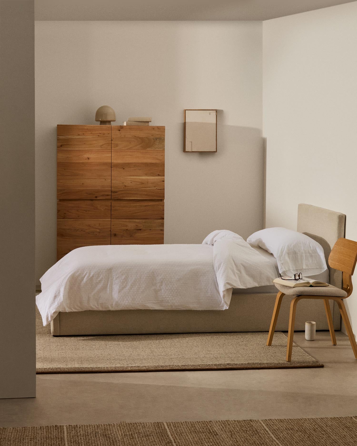 Bett mit Bettkasten Nahiri in beiger Chenille für Matratzen 90 x 200 cm in Beige präsentiert im Onlineshop von KAQTU Design AG. Bett ist von Kave Home