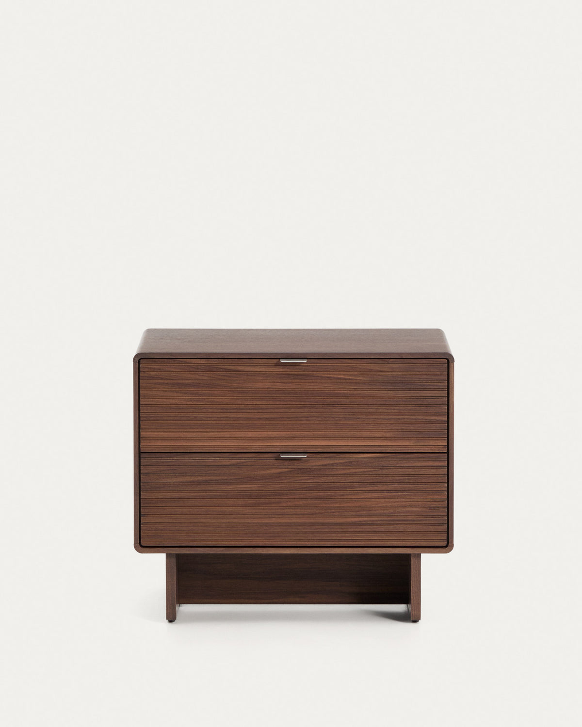 Nachttisch Norlen mit 2 Schubladen aus Nussbaumfurnier FSC Mix Credit 60 x 52 cm in Dunkelbraun präsentiert im Onlineshop von KAQTU Design AG. Nachttisch ist von Kave Home