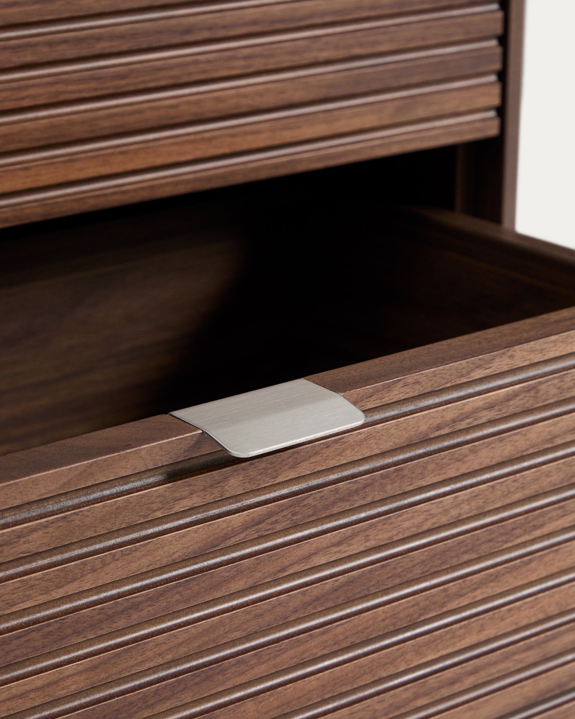 Nachttisch mit 2 Schubladen in Nussbaumfurnier, FSC Mix Credit, 60 x 52 cm in Dunkelbraun präsentiert im Onlineshop von KAQTU Design AG. Nachttisch ist von Kave Home