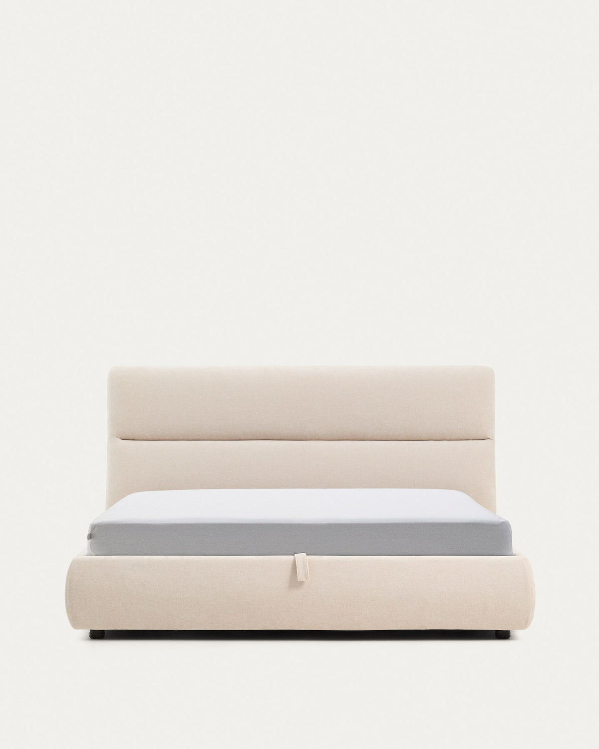 Bett Dafra von Kave Home mit beigefarbenem Chenille-Bezug, Kopfteil und Rahmen abziehbar, Klappbettkasten mit Stauraum, Stahlgestell.