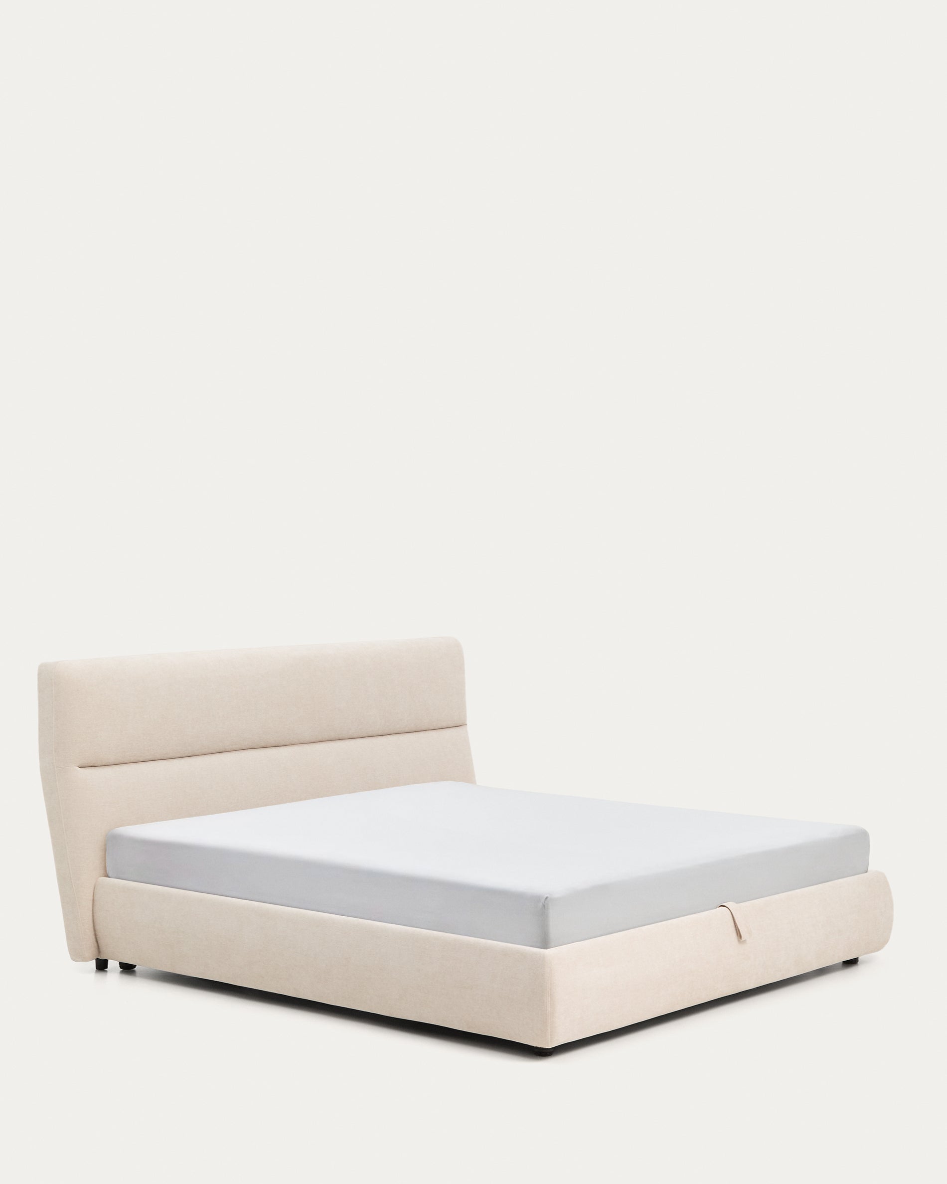 Abziehbares Bett Dafra aus beigefarbener Chenille mit Klappbettkasten für eine Matratze von 180 x 200 cm in Beige präsentiert im Onlineshop von KAQTU Design AG. Bett ist von Kave Home