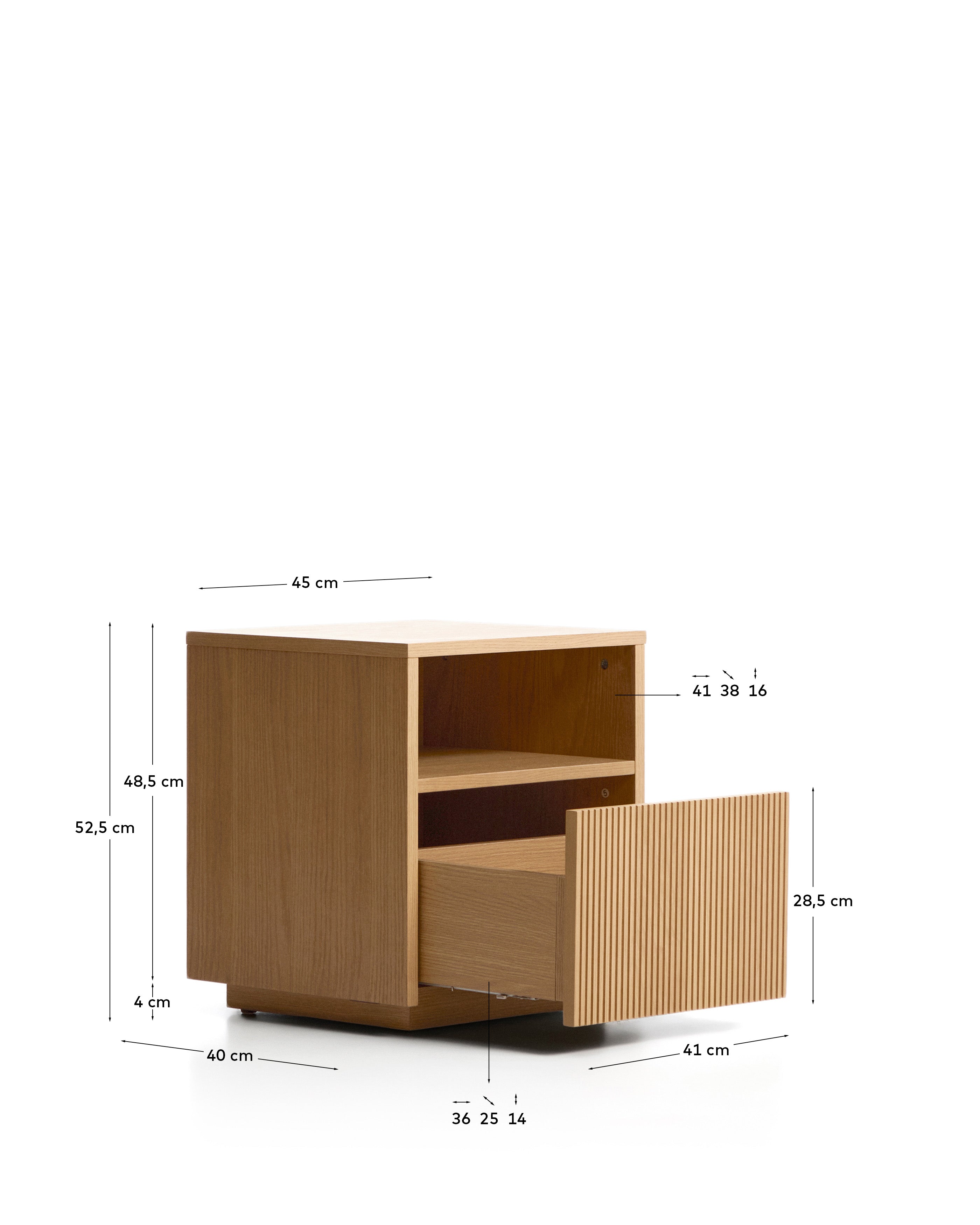 Nachttisch Helvine aus Eichenfurnier mit einer Schublade, 45 x 52 cm, FSC 100 % in Natur präsentiert im Onlineshop von KAQTU Design AG. Nachttisch ist von Kave Home