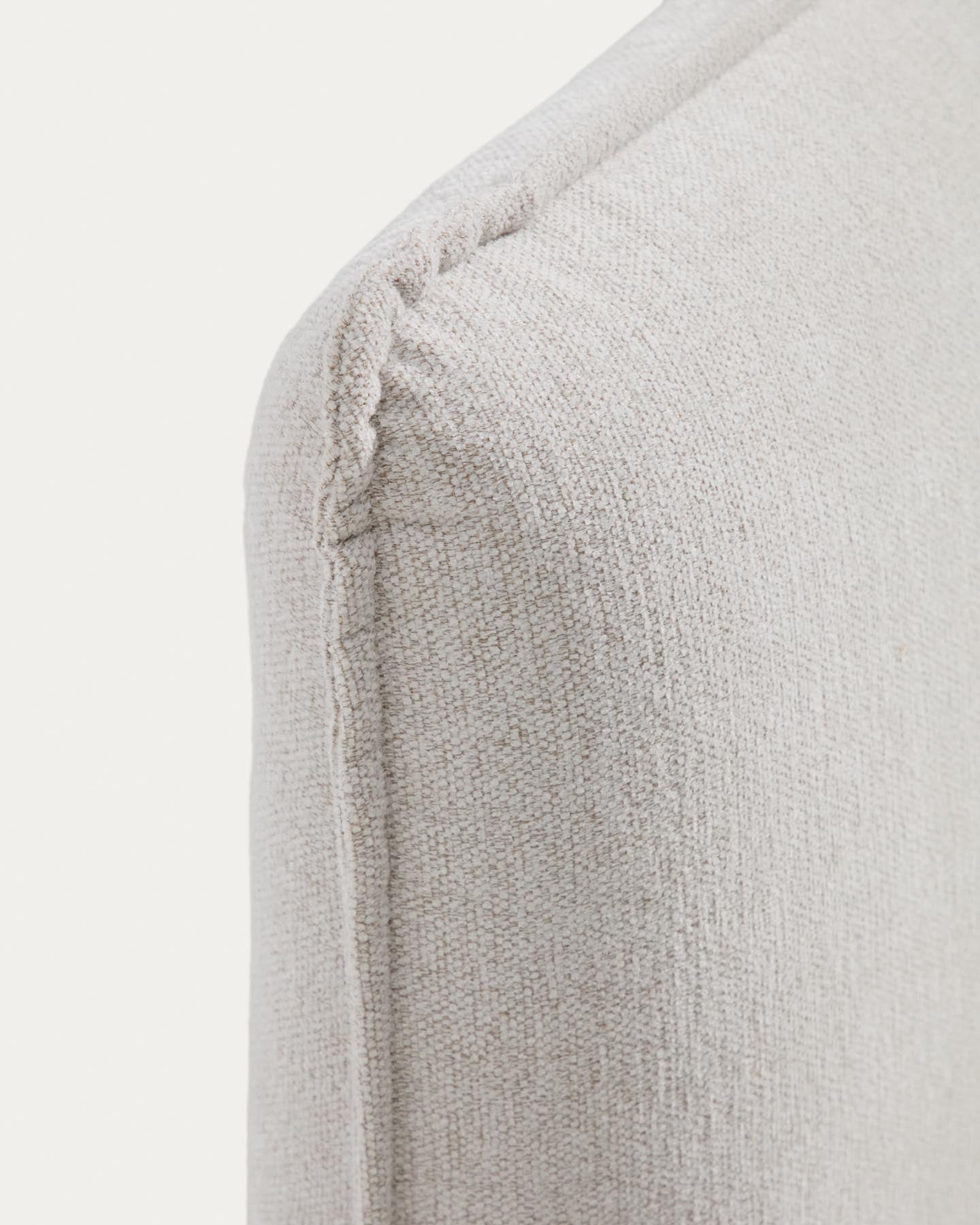 Bett Elerio mit ecrufarbener Chenille für Matratzengrösse 160 x 200 cm in Ecru präsentiert im Onlineshop von KAQTU Design AG. Bett ist von Kave Home