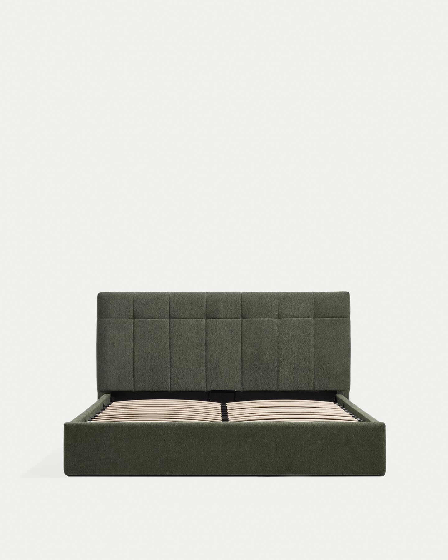 Bett mit klappbarem Bettkasten Darnela in moosgrüner Chenille für Matratzen 150 x 200 cm in Grün präsentiert im Onlineshop von KAQTU Design AG. Bett ist von Kave Home