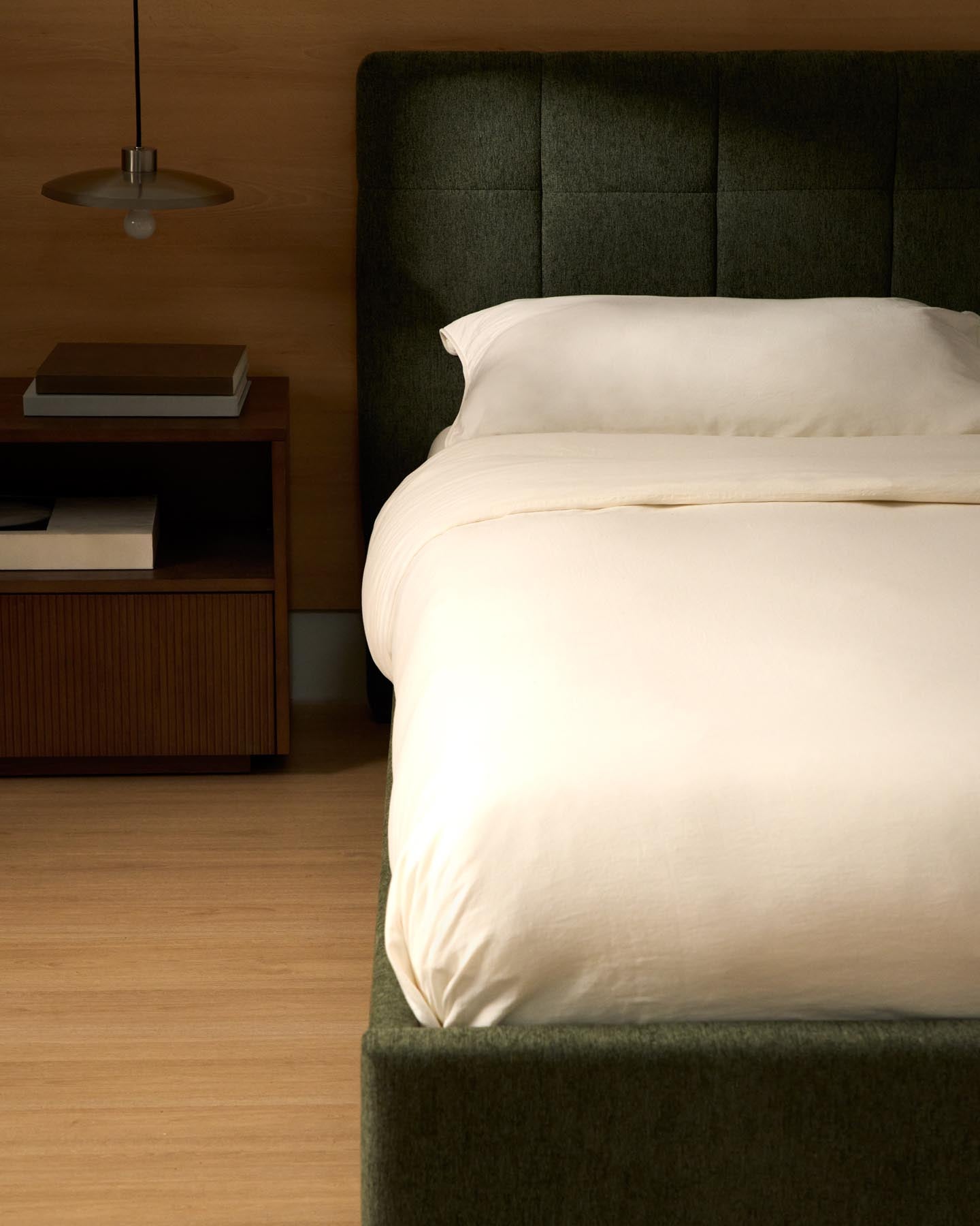 Bett mit klappbarem Bettkasten Darnela in moosgrüner Chenille für Matratzen 160 x 200 cm in Grün präsentiert im Onlineshop von KAQTU Design AG. Bett ist von Kave Home