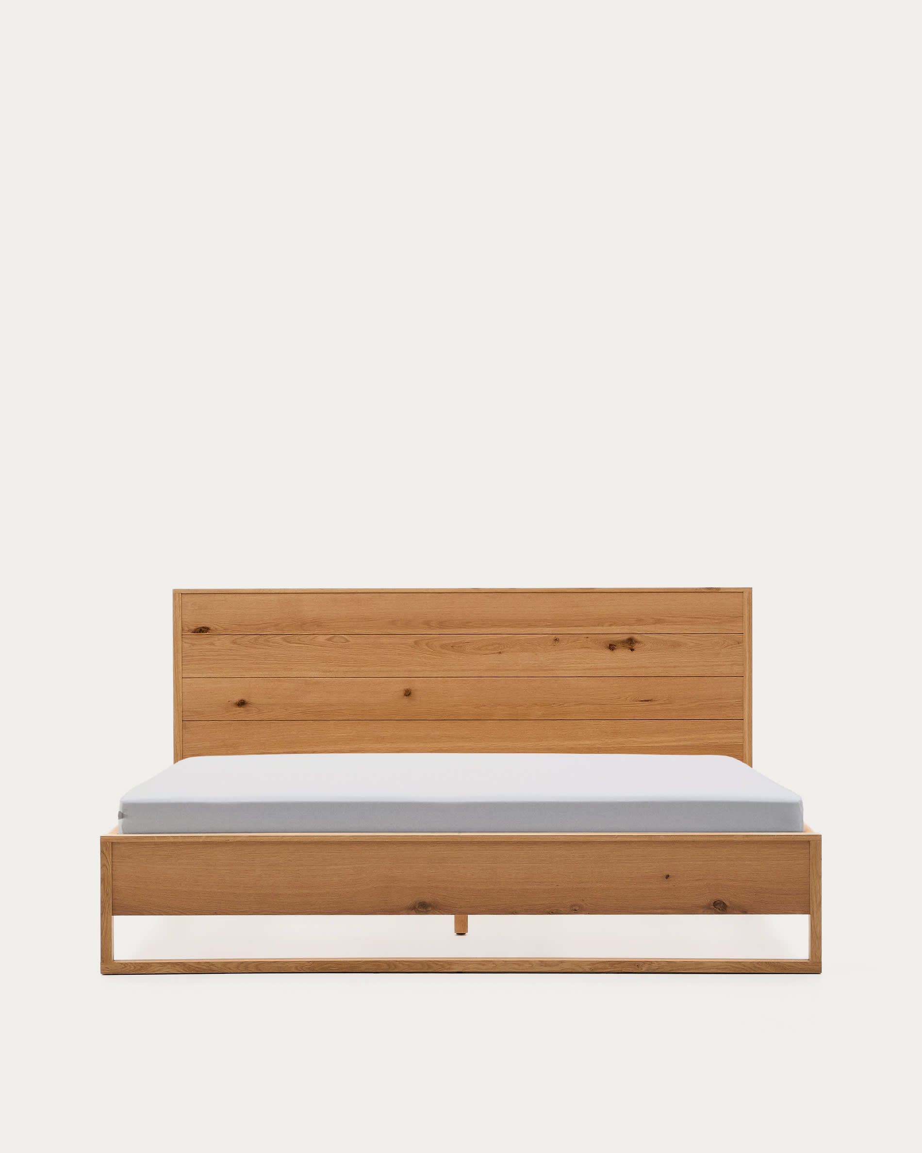 3D-Modell des eleganten Betts Alguema, Eichenfurnier, 180x200 cm, naturfarben, robust, zeitlos, für erholsame Nächte.