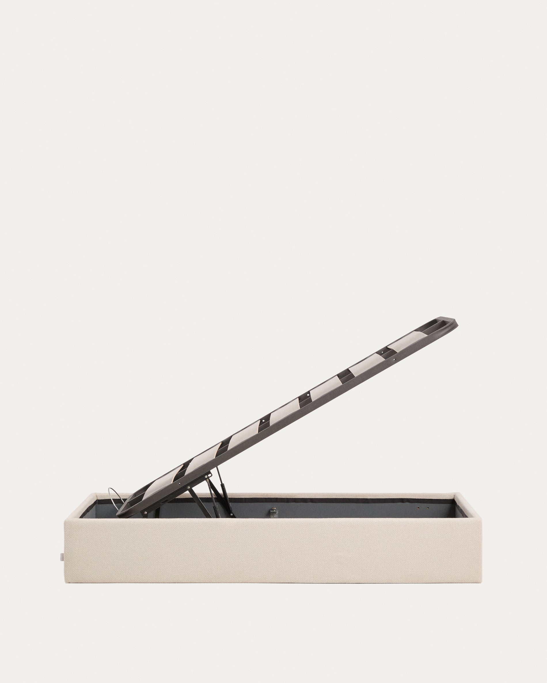 Abziehbares, aufklappbares Bett mit Stauraum Nelzi für Matratzengröße 90 x 200 cm in ecrufarbener Chenille, 100 % FSC in Ecru präsentiert im Onlineshop von KAQTU Design AG. Bett ist von Kave Home