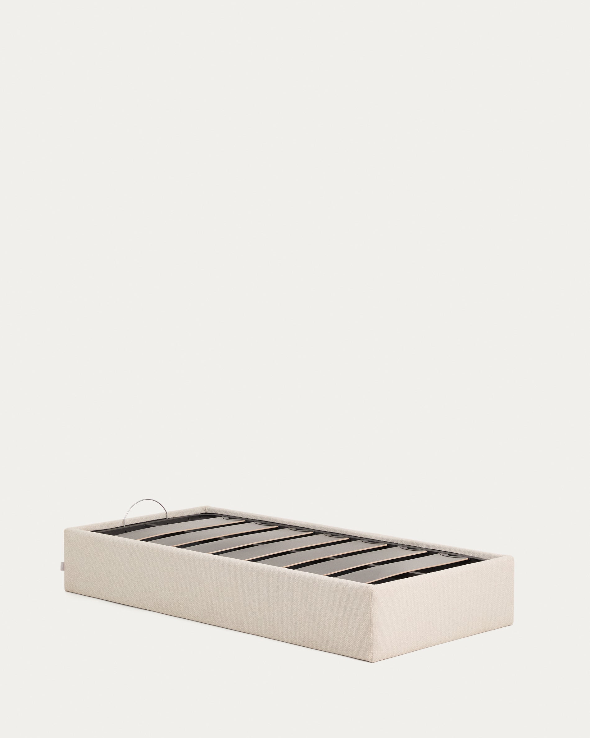 Abziehbares, aufklappbares Bett mit Stauraum Nelzi für Matratzengröße 90 x 200 cm in ecrufarbener Chenille, 100 % FSC in Ecru präsentiert im Onlineshop von KAQTU Design AG. Bett ist von Kave Home