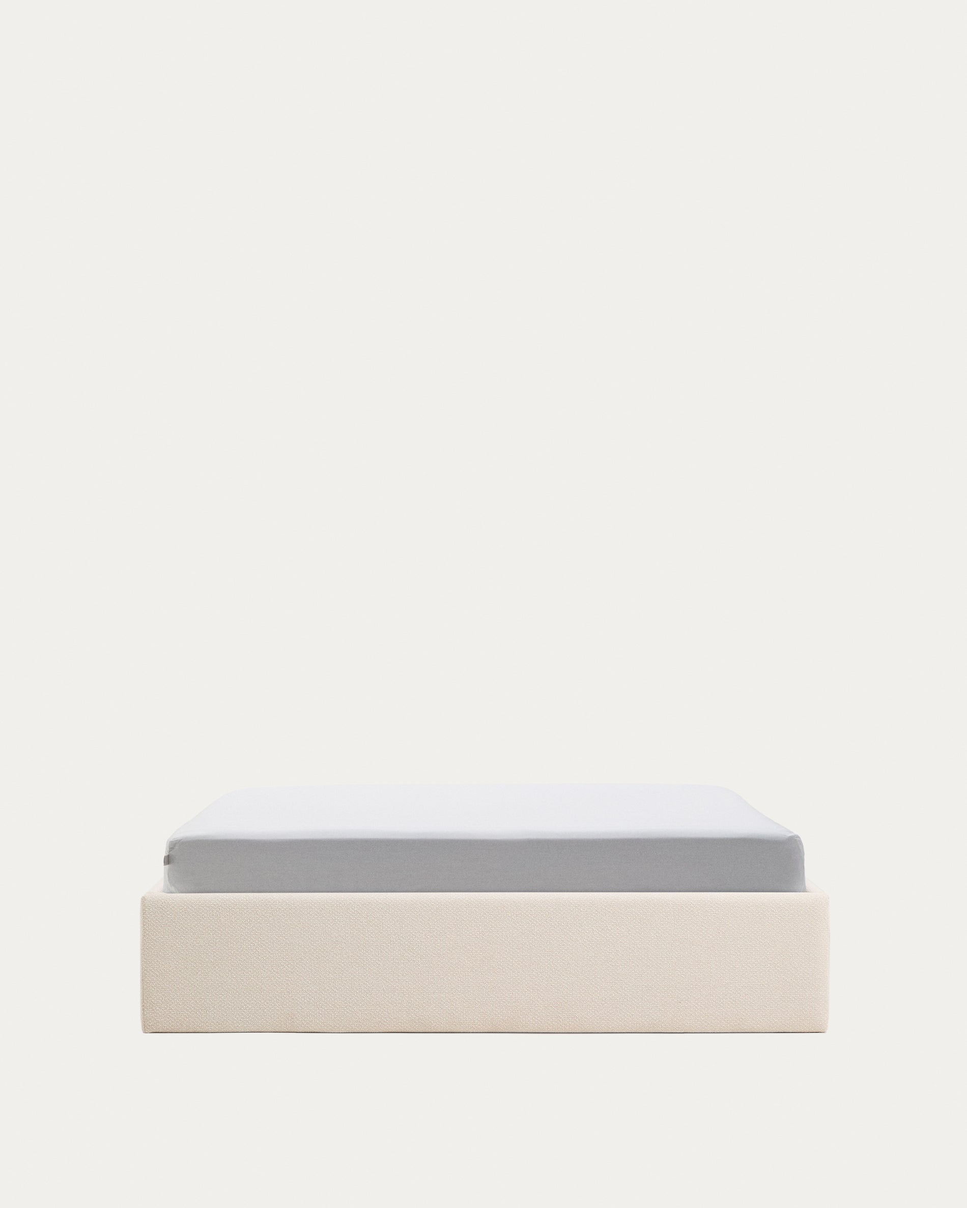 Abziehbares, aufklappbares Bett mit Stauraum Nelzi für Matratzengröße 150 x 200 cm in ecrufarbener Chenille, 100 % FSC in Ecru präsentiert im Onlineshop von KAQTU Design AG. Bett ist von Kave Home