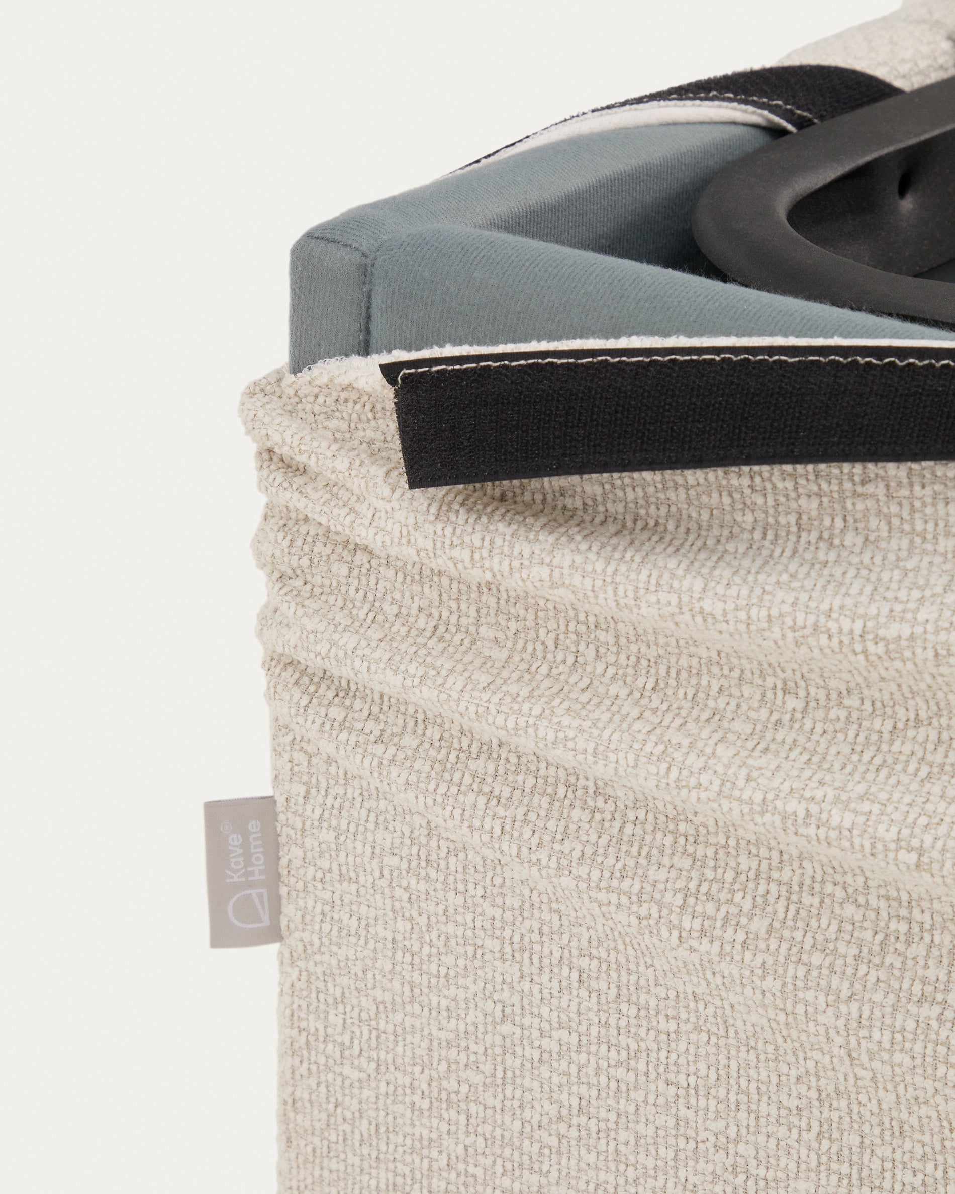 Abziehbares, aufklappbares Bett mit Stauraum Nelzi für Matratzengröße 180 x 200 cm in ecrufarbener Chenille, 100 % FSC in Ecru präsentiert im Onlineshop von KAQTU Design AG. Bett ist von Kave Home