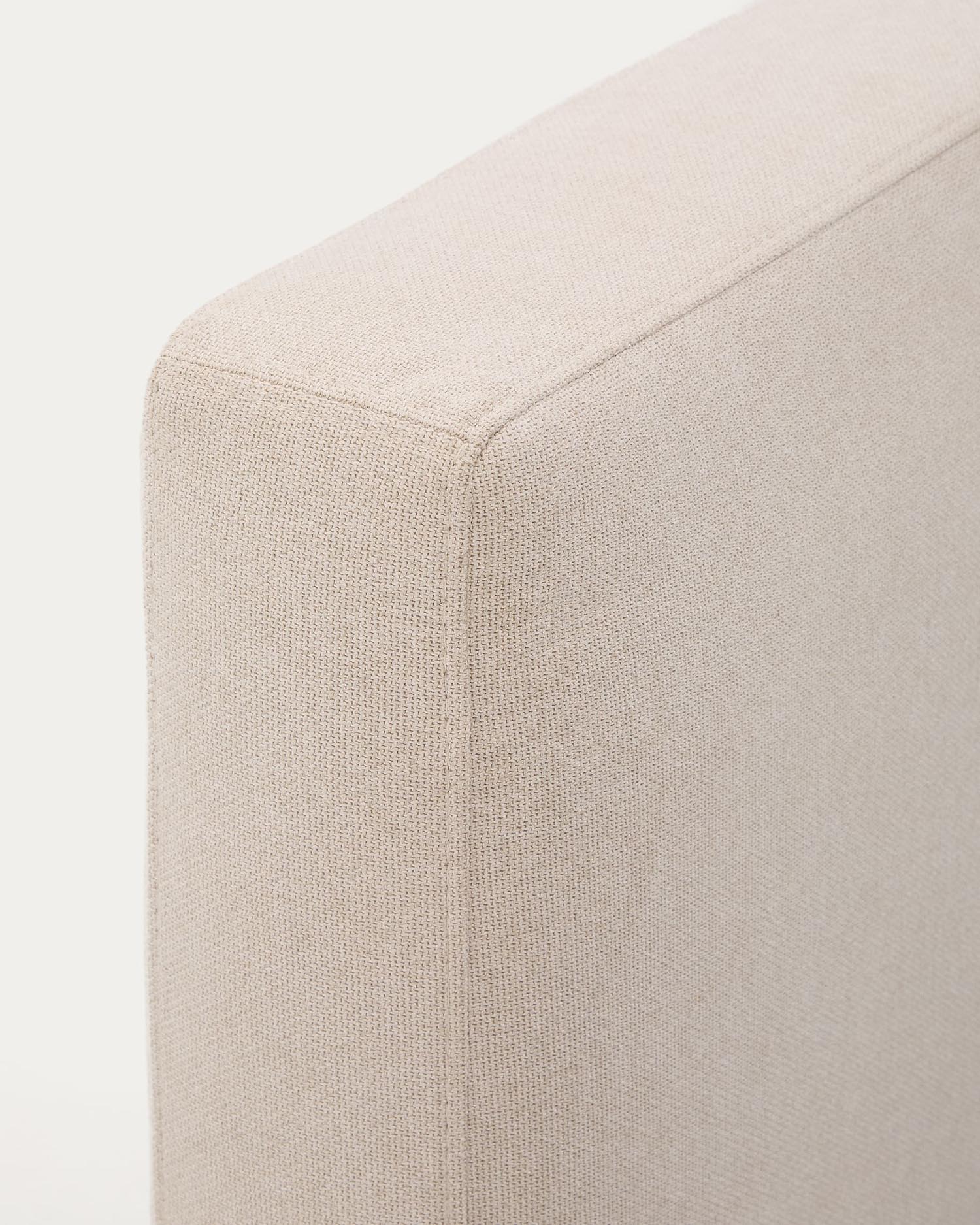 Beiges Bett Blok, abziehbar, für 180x200 cm Matratzen, FSC Mix Credit zertifiziert, stilvoll von Kave Home.