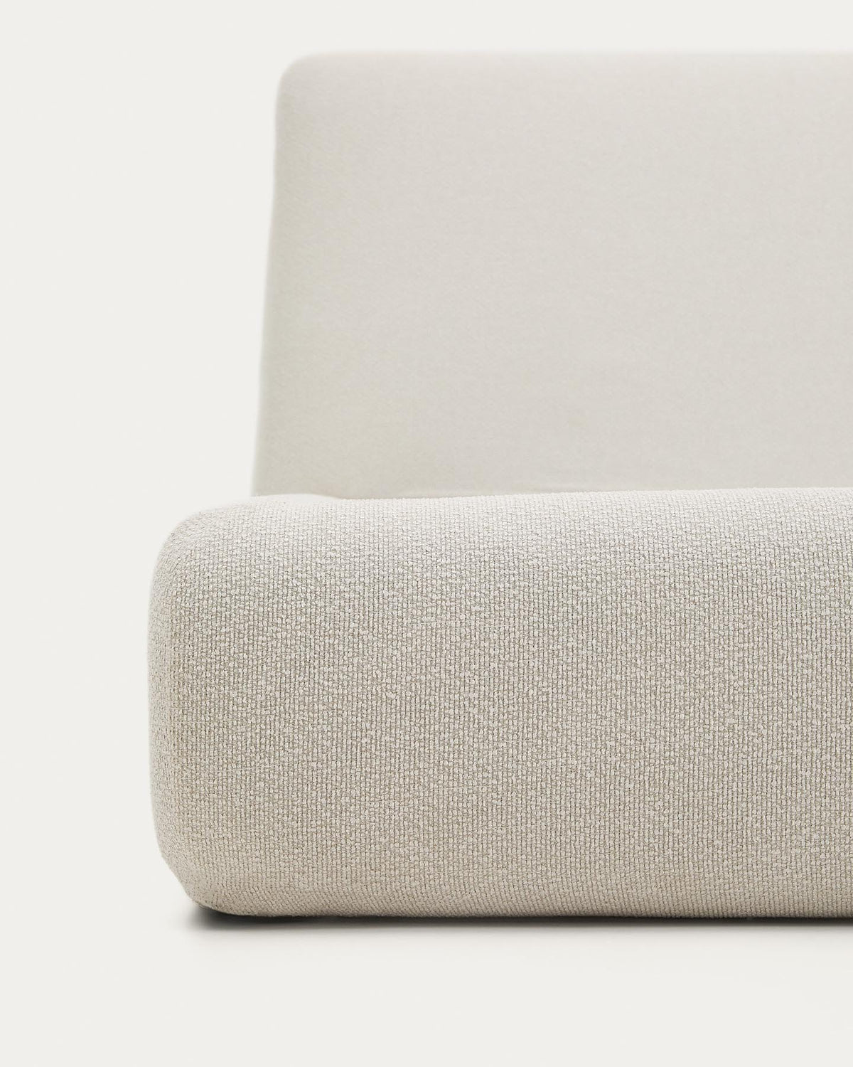 Abziehbares Bett Martina mit ecrufarbener Chenille für Matratzengrösse 90 x 200 cm FSC Mix Credit in Ecru präsentiert im Onlineshop von KAQTU Design AG. Bett ist von Kave Home