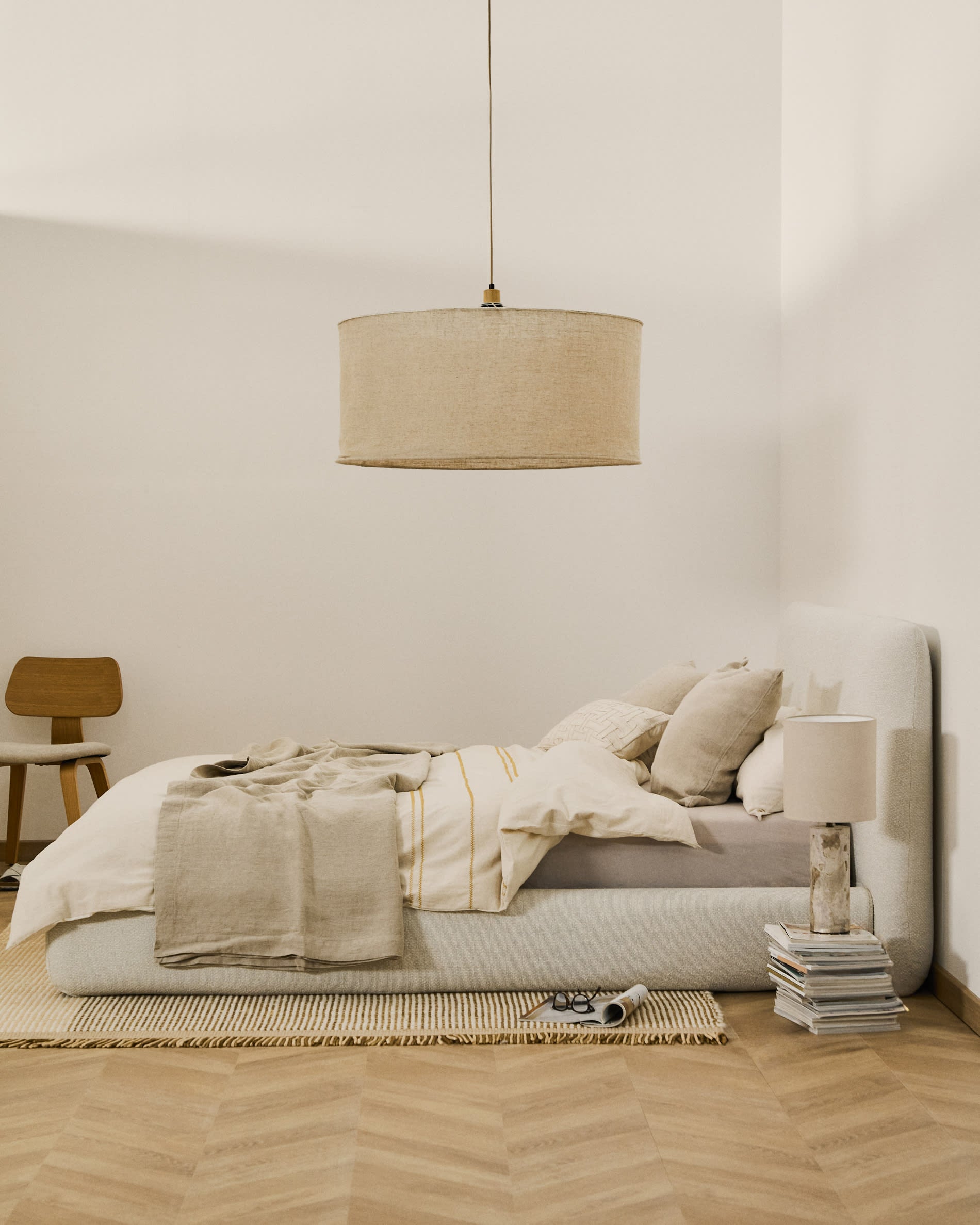 Dedible bed Martina with an EcrUf -colored chenille for mattress size 160 x 200 cm