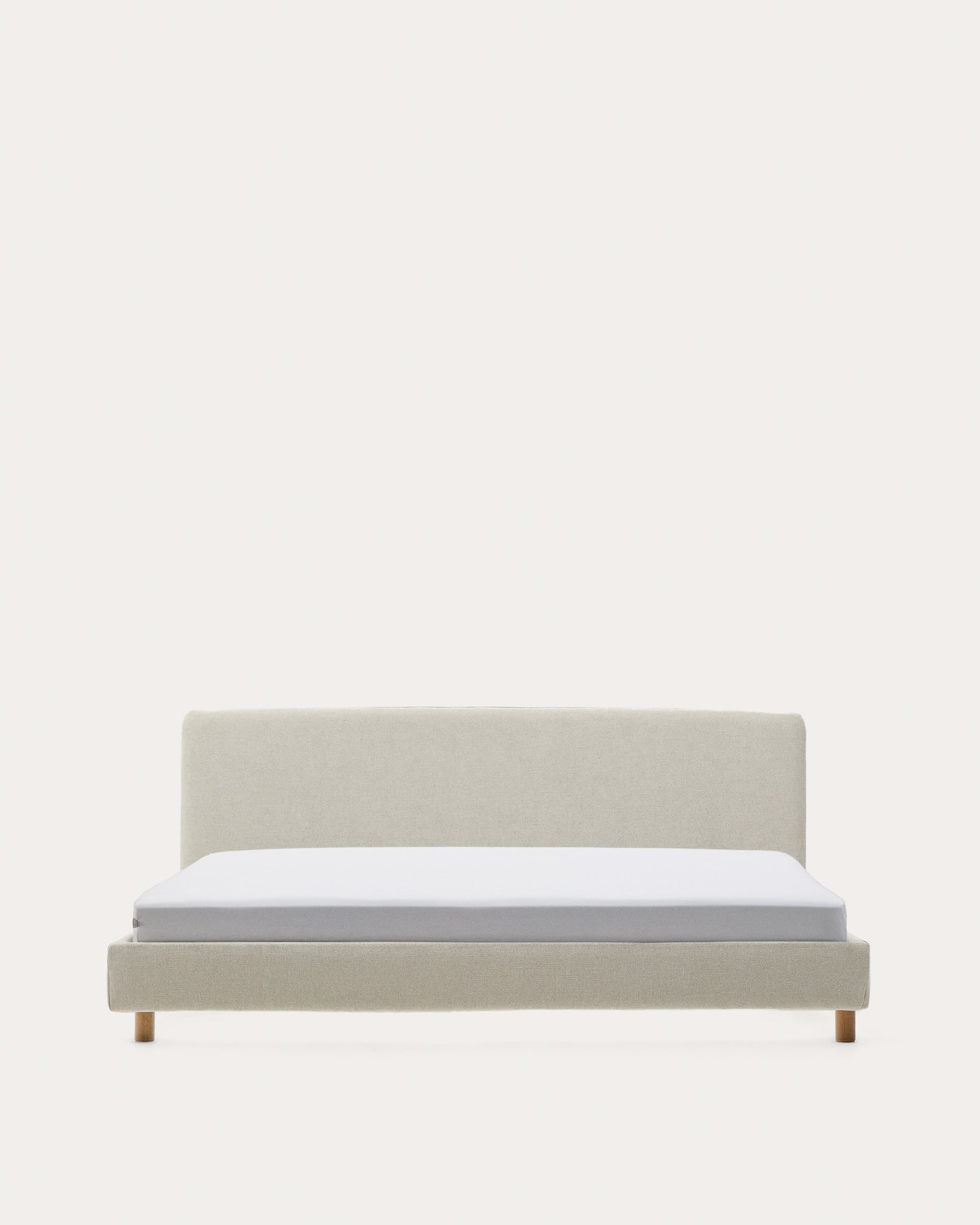 Elegantes Valma Bett aus perlfarbener Chenille, abziehbar, mit stabilen Buchenholzbeinen, passend für 180x200 cm Matratzen.