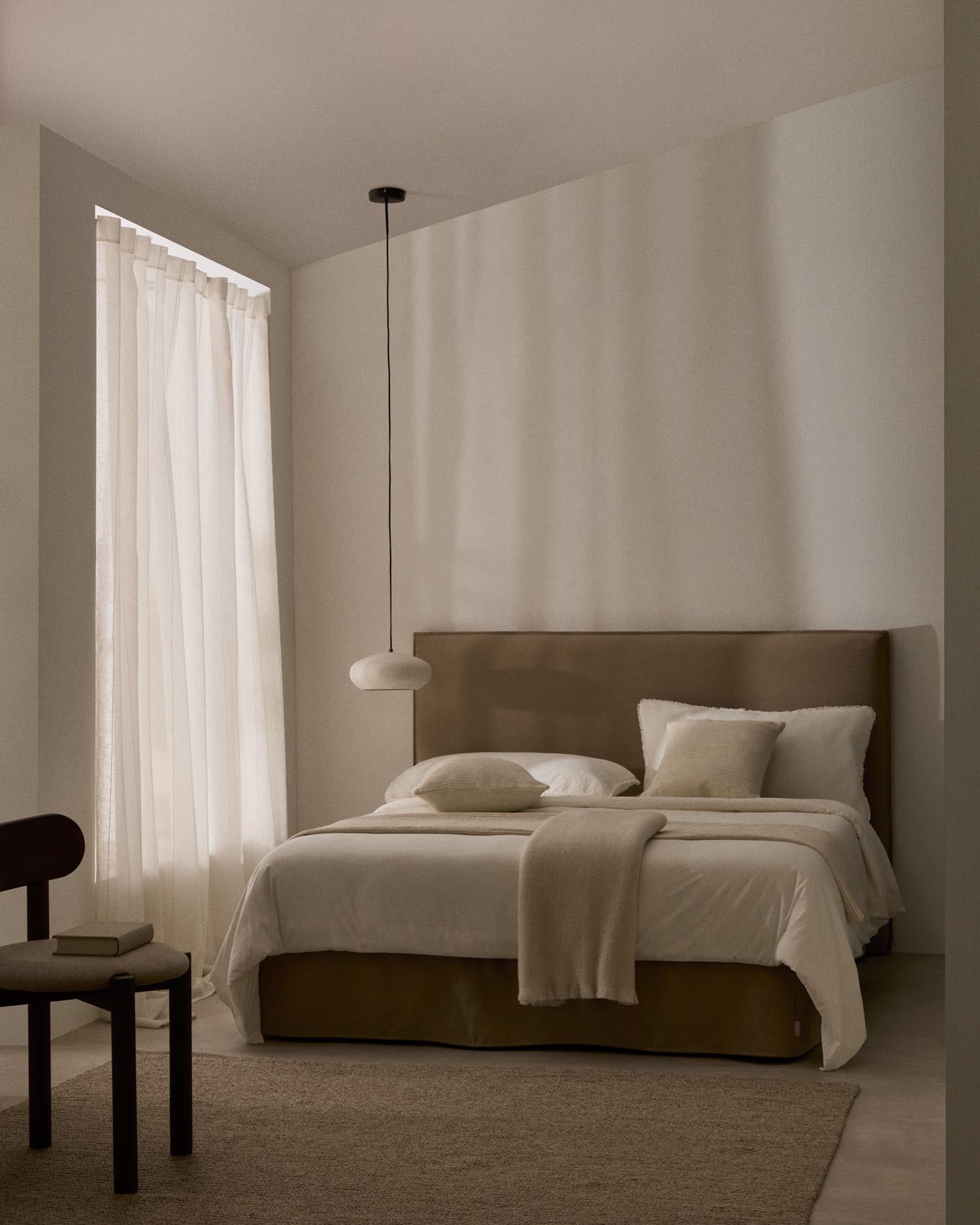 Bett mit abnehmbarem Bezug Jaira aus Leinen und Baumwolle taupe für eine Matratze von 180 x 200 cm FSC Mix Credit in Taupe präsentiert im Onlineshop von KAQTU Design AG. Bett ist von Kave Home