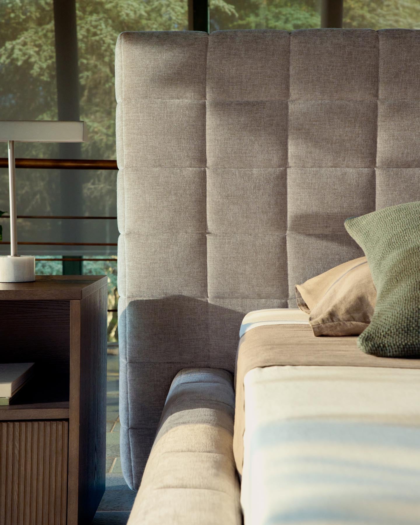 Abziehbares Bett Luiana aus beigefarbener Chenille für Matratzengrösse 180 x 200 cm in Beige präsentiert im Onlineshop von KAQTU Design AG. Bett ist von Kave Home