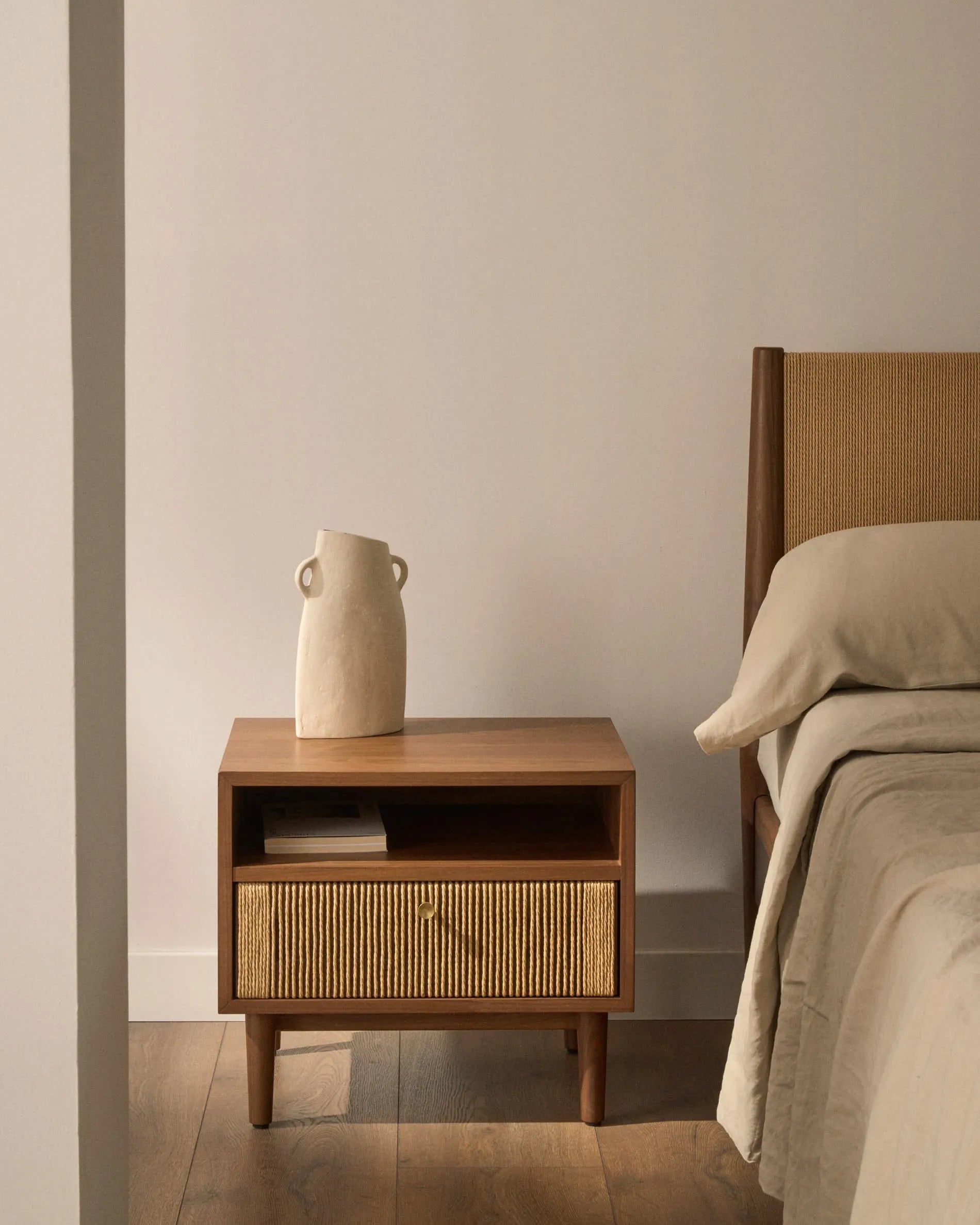 Set aus Baumwolle und Leinen in Grau, ideal für 180 cm Betten, von Kave Home, für eleganten und komfortablen Schlaf.